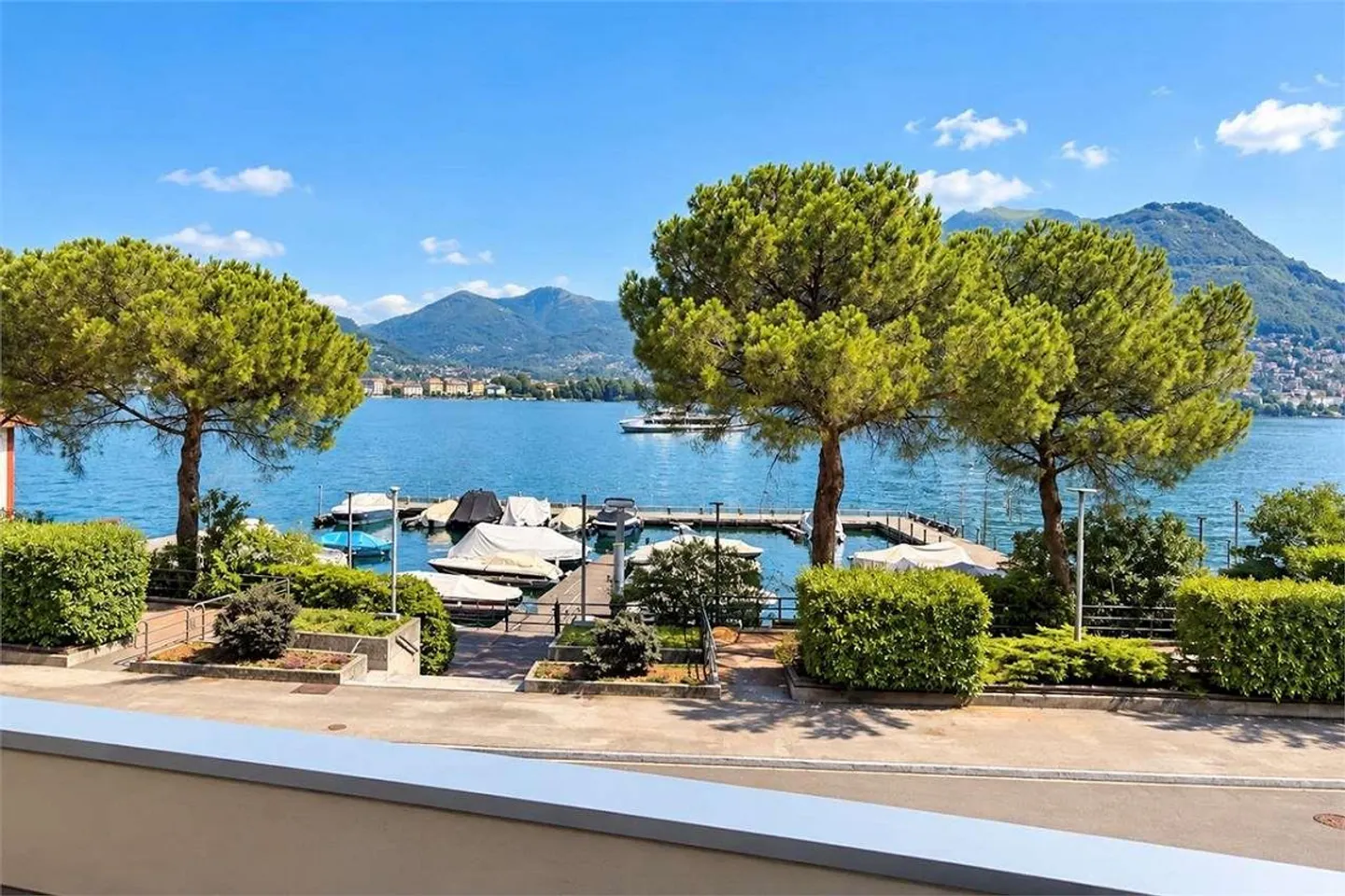 Appartement lumineux de 2,5 pièces avec vue sur le lac à Paradiso - Photo 2 sur 10