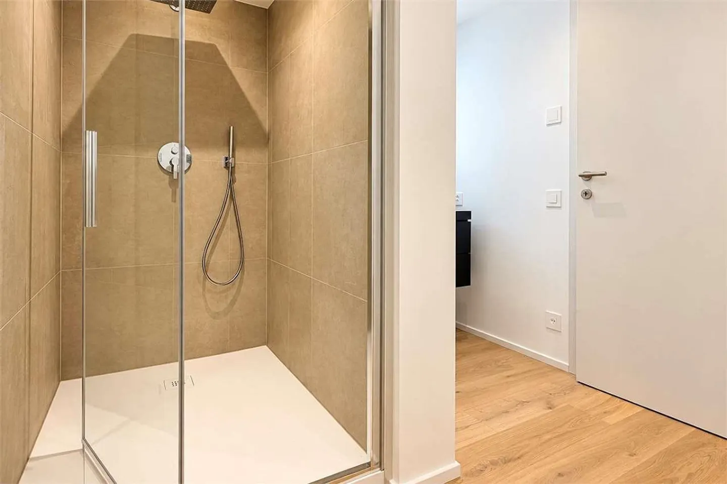 Appartement lumineux de 2,5 pièces avec vue sur le lac à Paradiso - Photo 8 sur 10