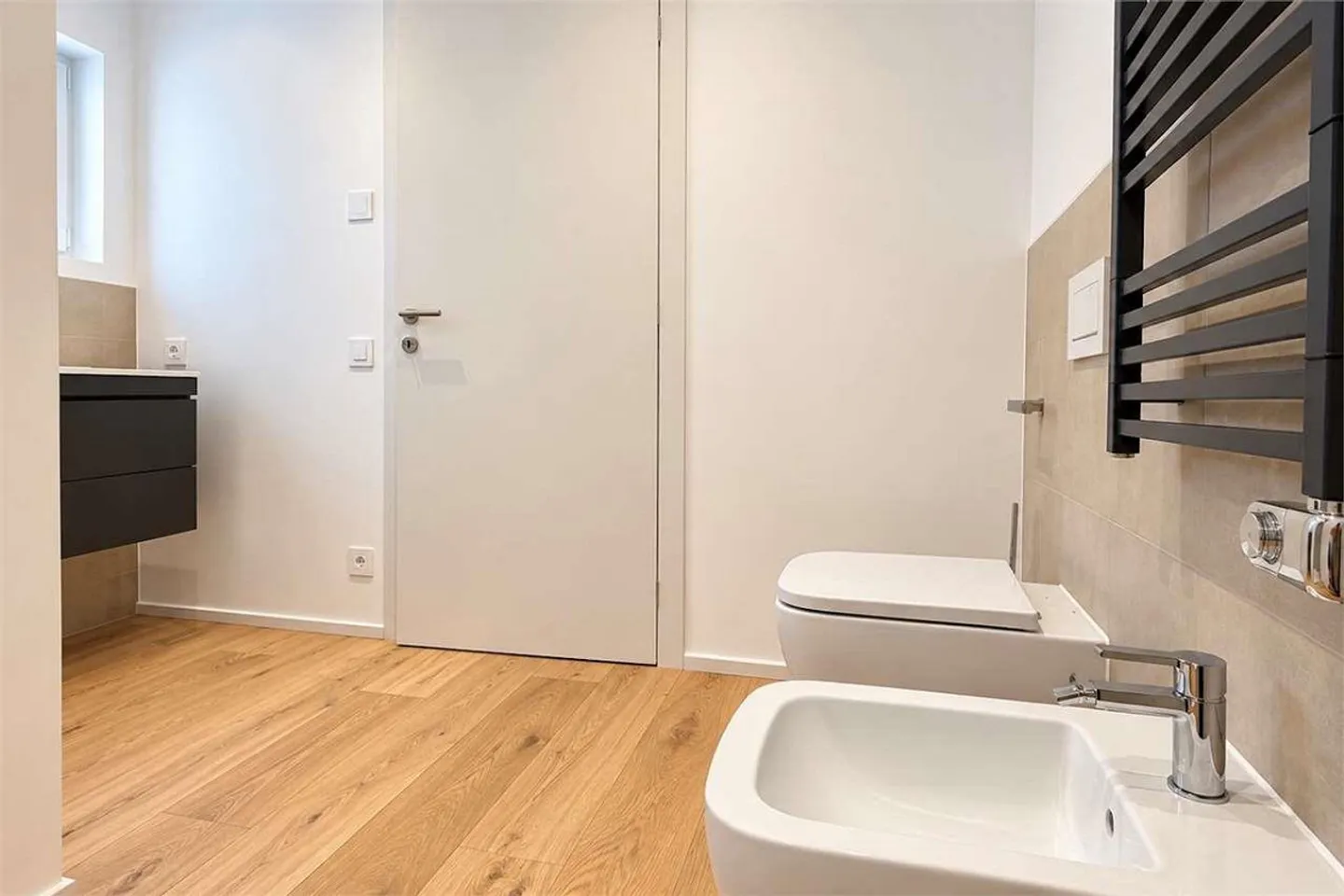 Appartement lumineux de 2,5 pièces avec vue sur le lac à Paradiso - Photo 9 sur 10
