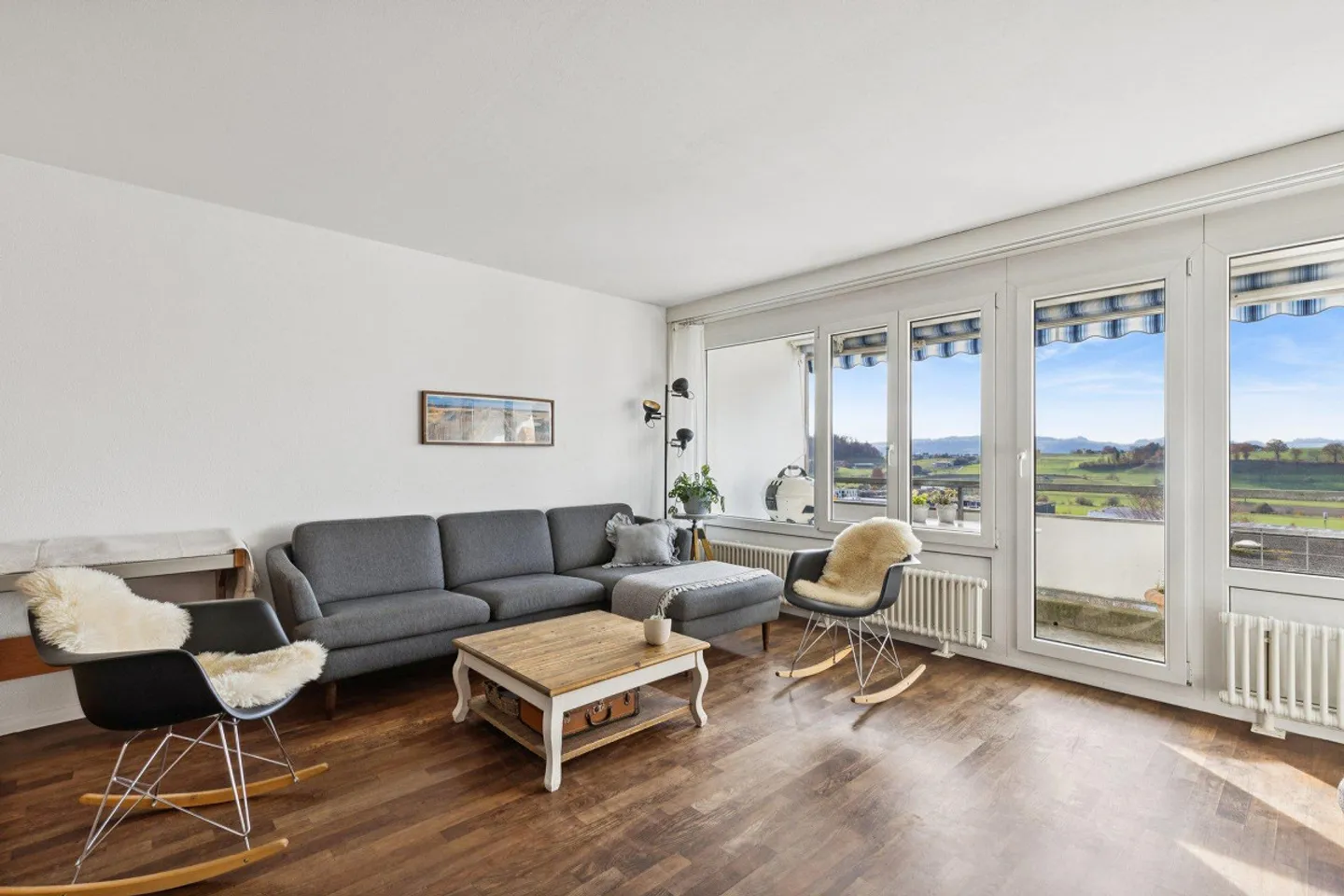 Single house for sale - Photo 1 of 8