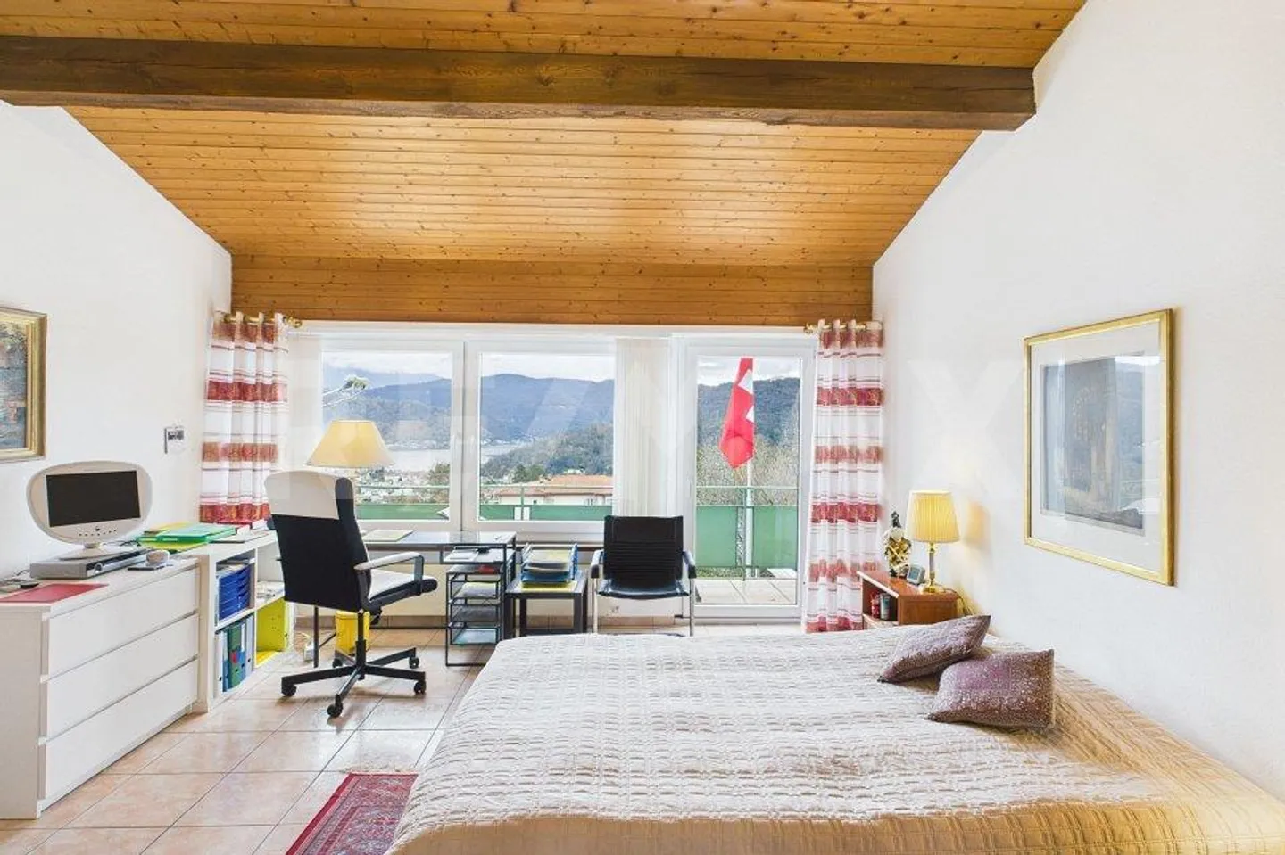 Affascinante Casa Indipendente con Vista Lago - Foto 5 di 13
