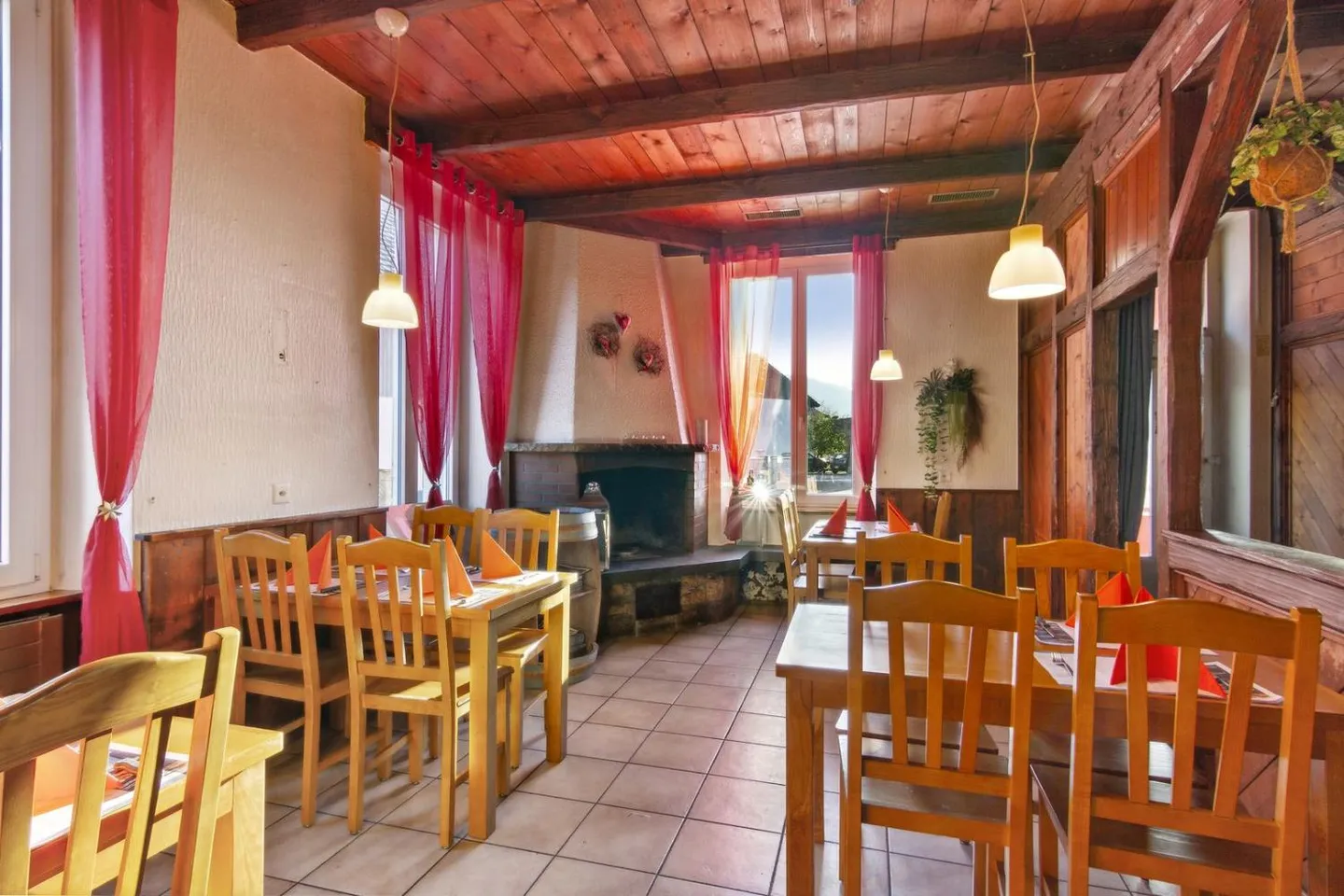 Gemischt genutztes Gebäude 9 Zimmer - Foto 5 von 8