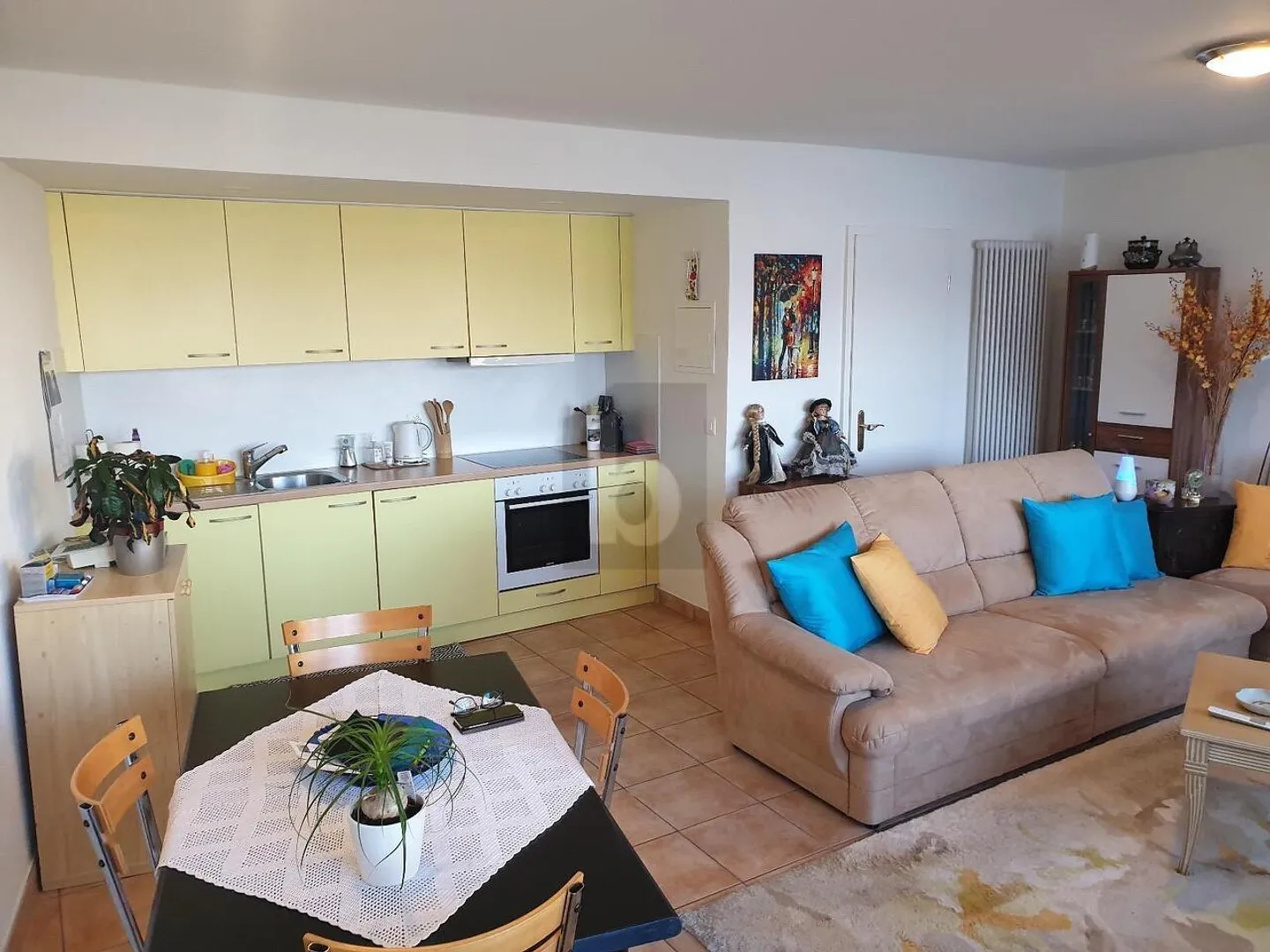 Modern and Sunny with Wonderful Lake View - Photo 4 of 6