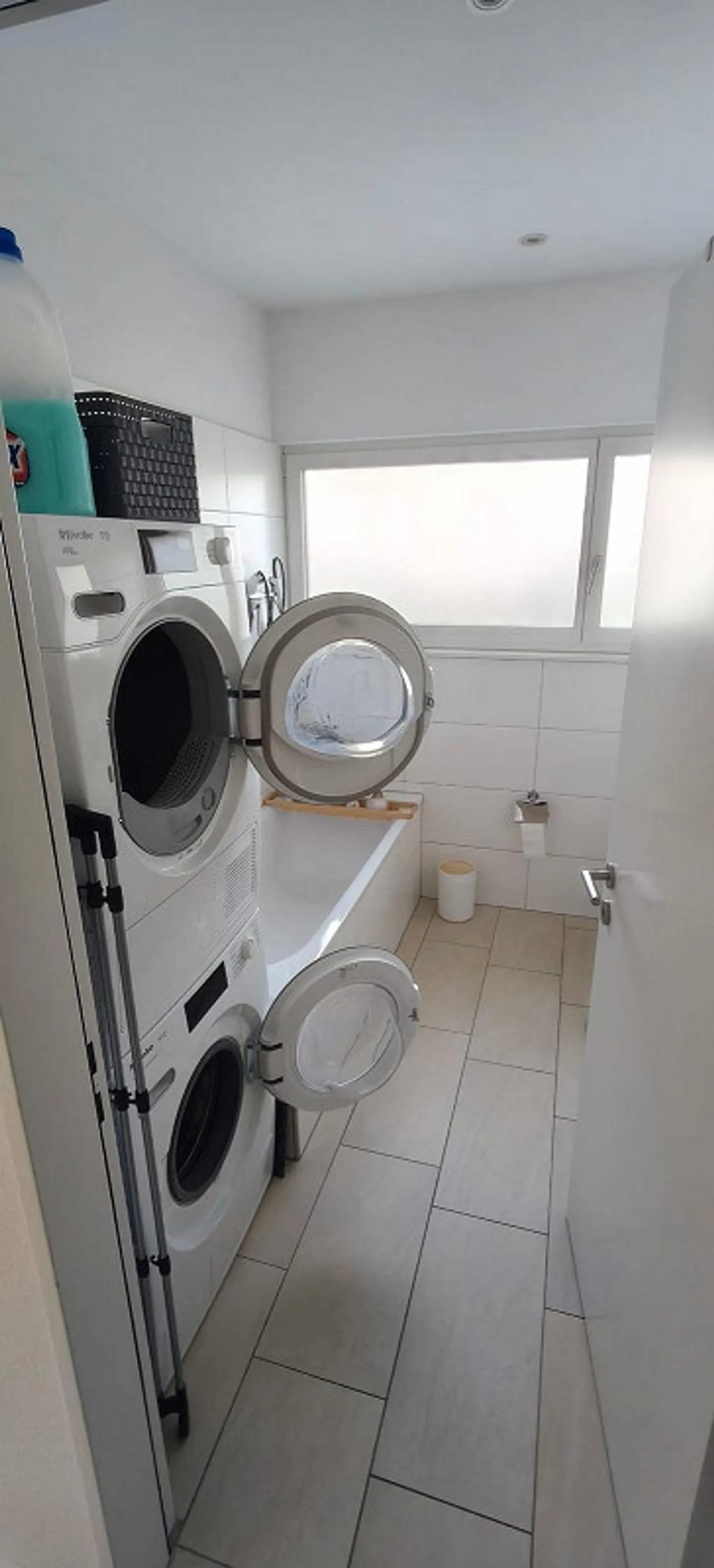 Appartement ensoleillé de 4,5 pièces au rez-de-chaussée - Photo 5 sur 12