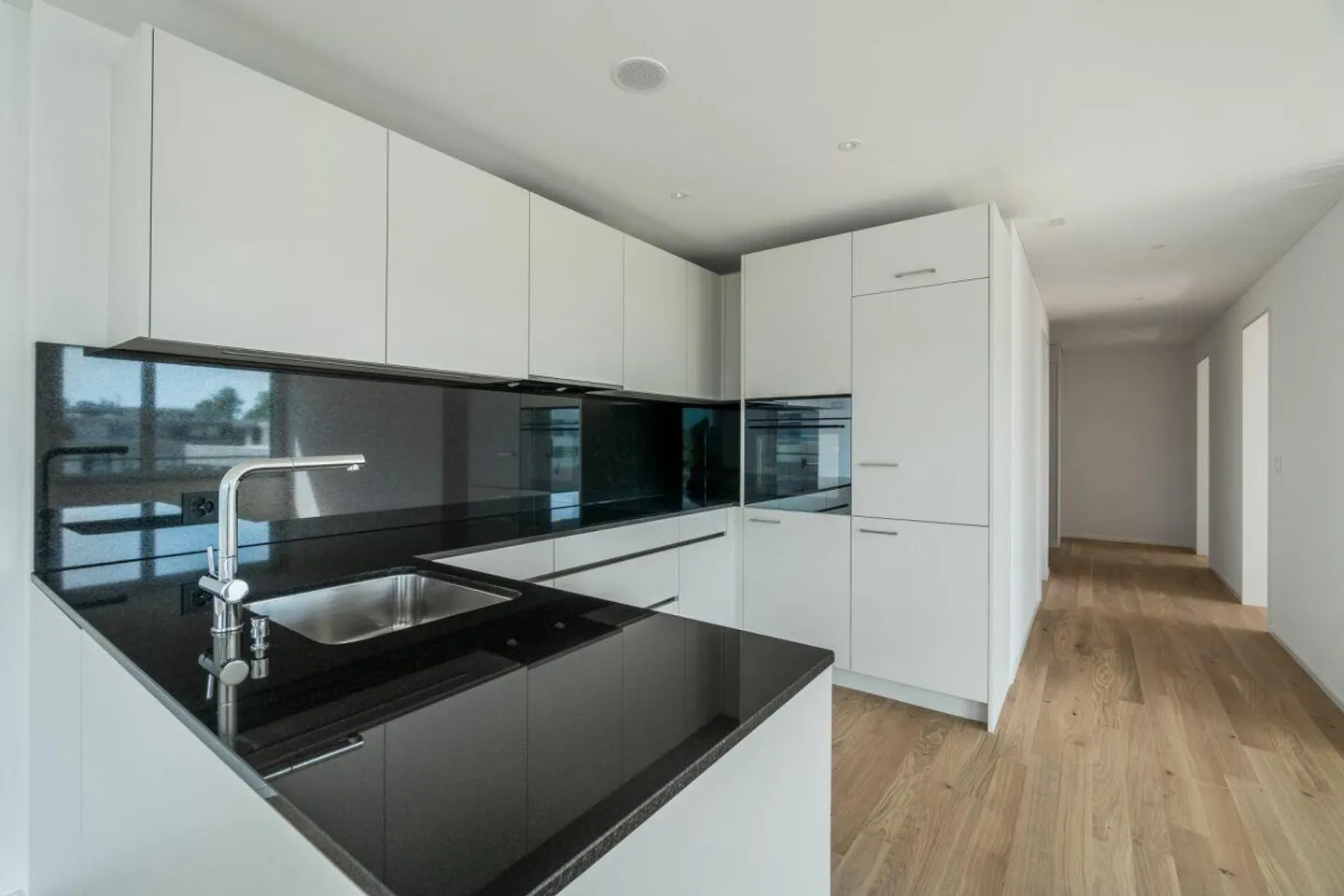 Moderno appartamento di 3,5 locali al lago - Foto 2 di 11