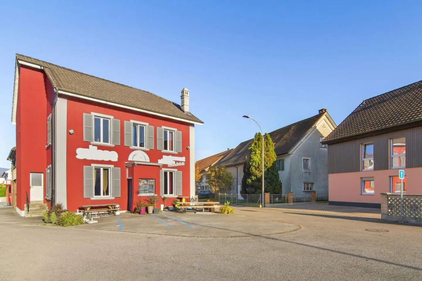 Gemischt genutztes Gebäude 9 Zimmer - Foto 8 von 8