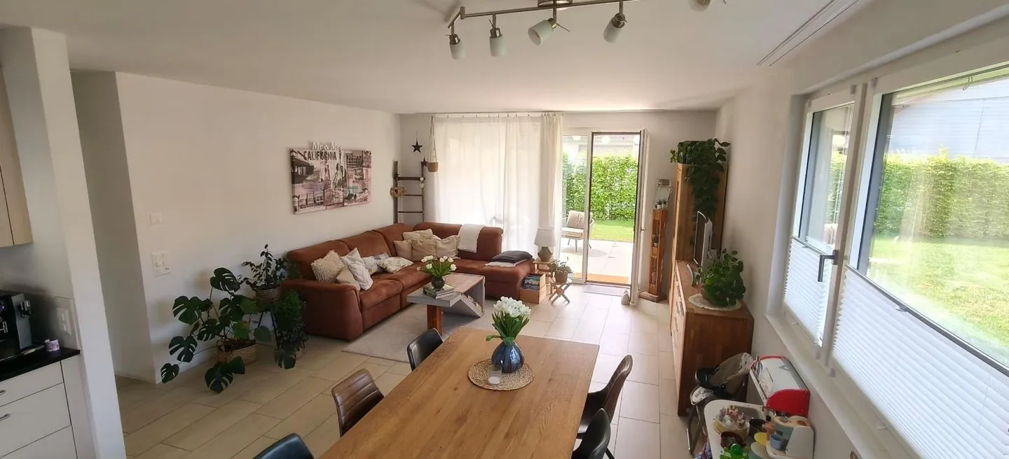 Appartement ensoleillé de 4,5 pièces au rez-de-chaussée - Photo 7 sur 12