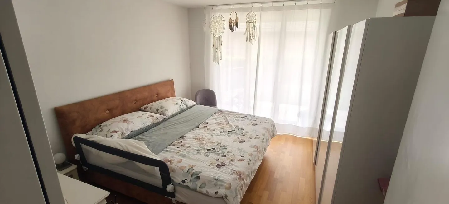 Appartement ensoleillé de 4,5 pièces au rez-de-chaussée - Photo 8 sur 12