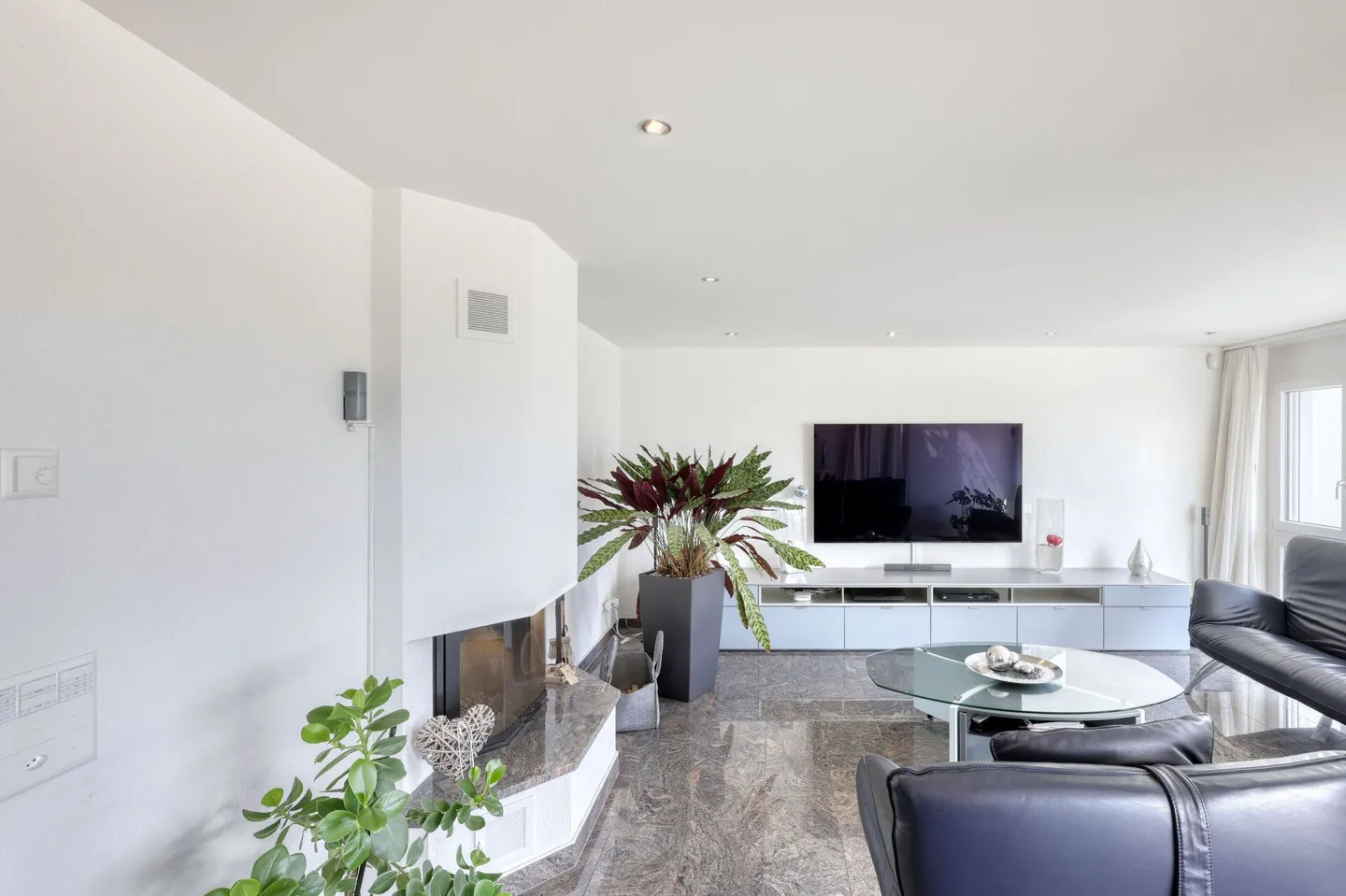 5.5-Room Semi-Detached House with Garden - a Home to Arrive and Feel Good - Photo 2 of 6