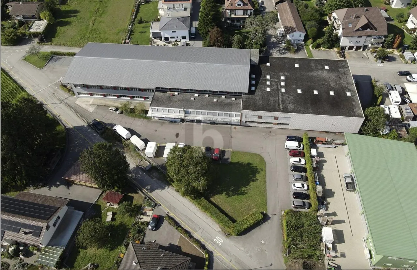 AREA DI PRODUZIONE CON ALTEZZA INTERNA DI 6 METRI - Foto 5 di 6