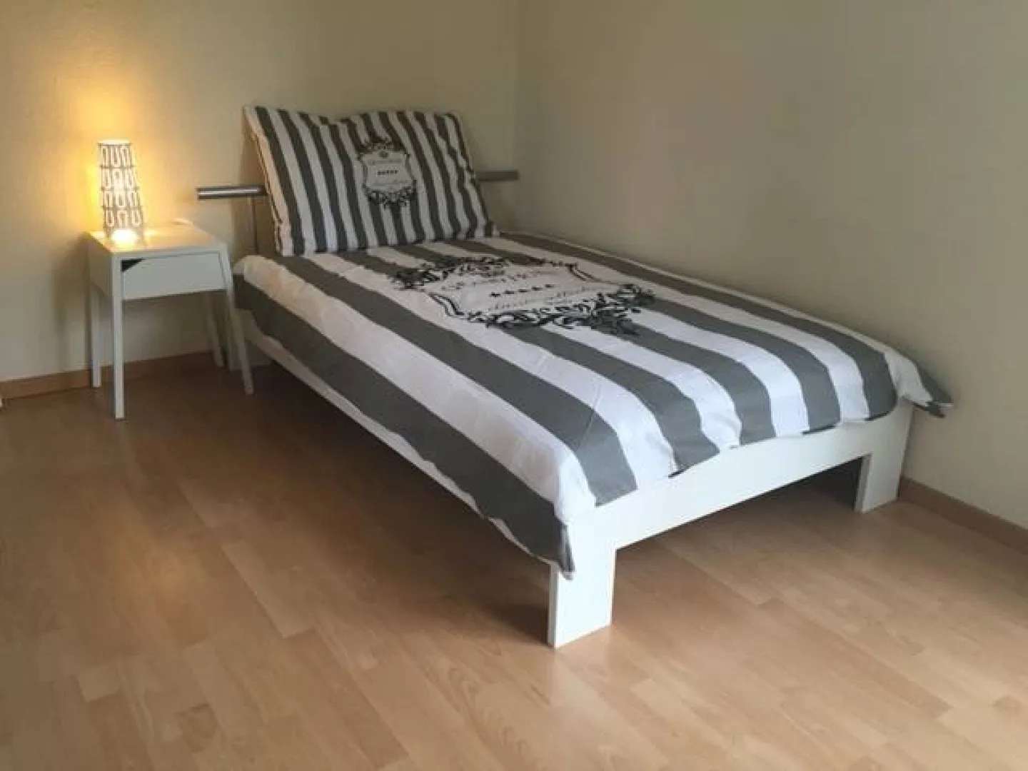 Luxury Villa Room in Lausanne - Photo 1 of 7