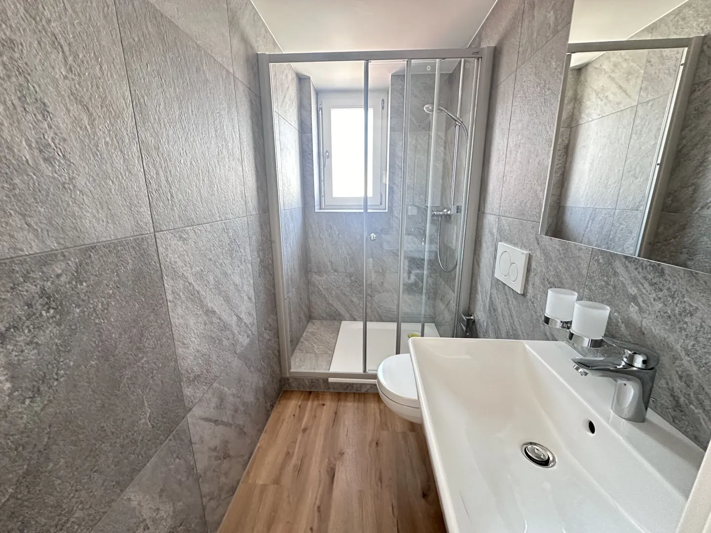 Appartement 4.5 pièces en emplacement central - Photo 3 sur 10