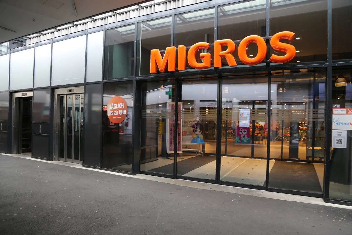 Espaces commerciaux d'un total de 434m² dans le centre commercial - Migros Oberwil - Photo 9 sur 9