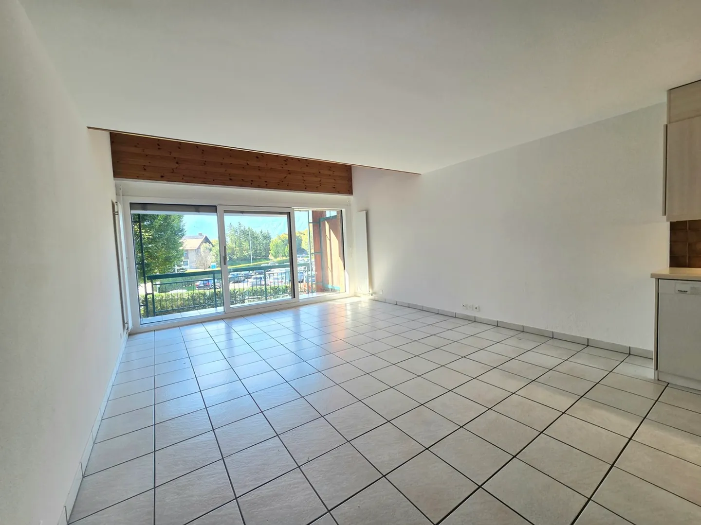 Appartement duplex spacieux de 2,5 pièces avec balcon - Photo 2 sur 10