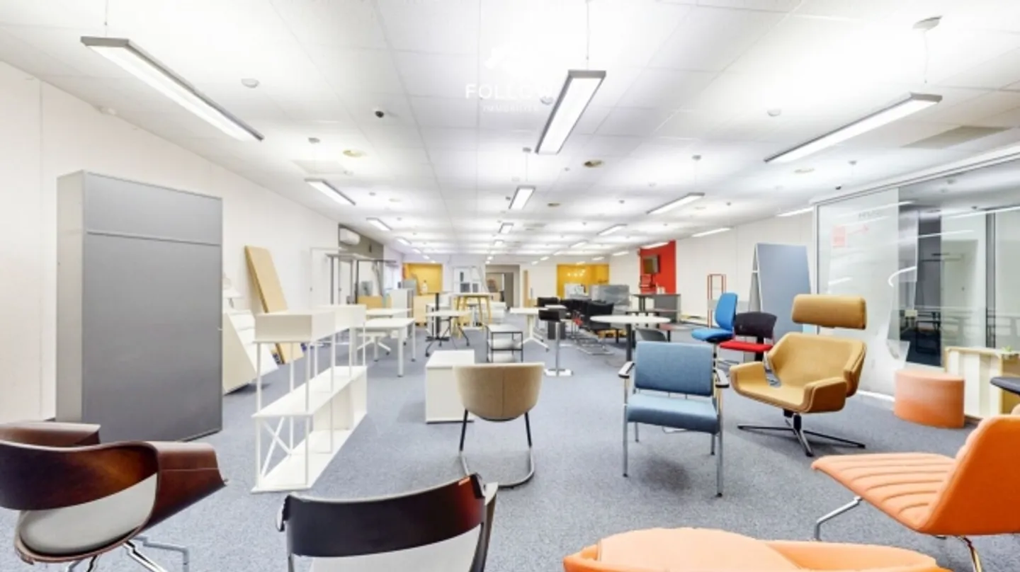 Versatile commercial space in the center of Lengnau - with flexible room concept - Photo 12 of 20