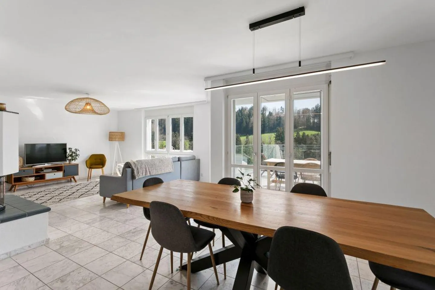 Maison spacieuse en zone calme - Photo 4 sur 12