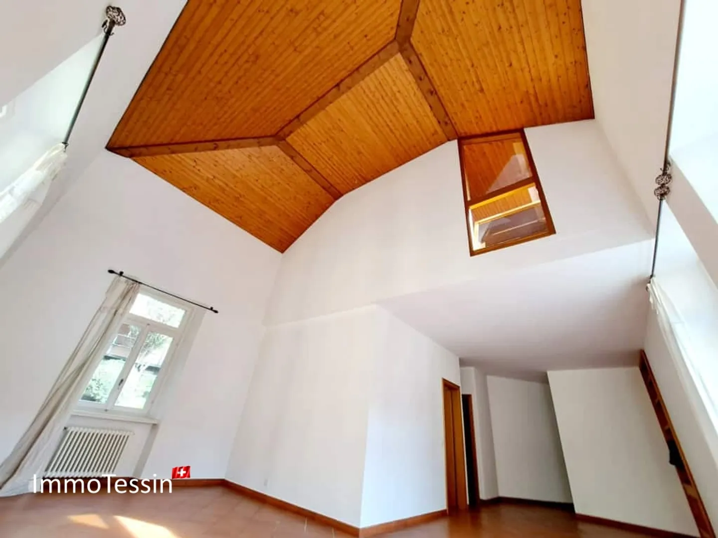 Penthouse Luxueux et Stylé dans un Emplacement de Choix près de la Célèbre Promenade de Lugano - Photo 9 sur 13