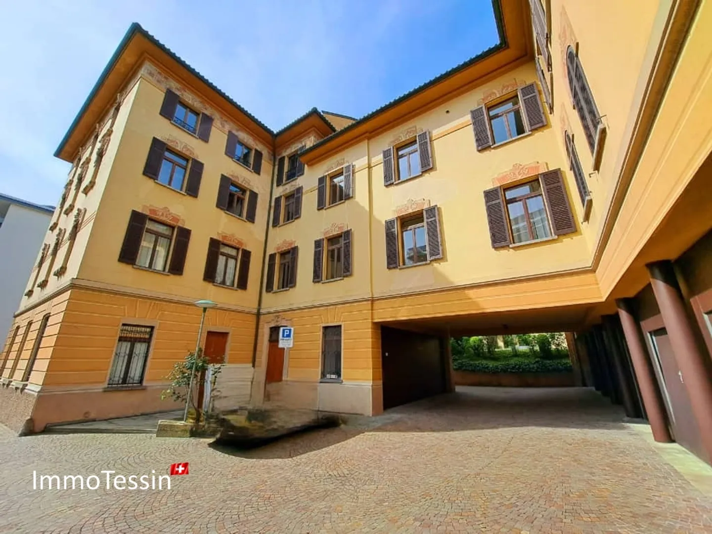 Penthouse Luxueux et Stylé dans un Emplacement de Choix près de la Célèbre Promenade de Lugano - Photo 3 sur 13