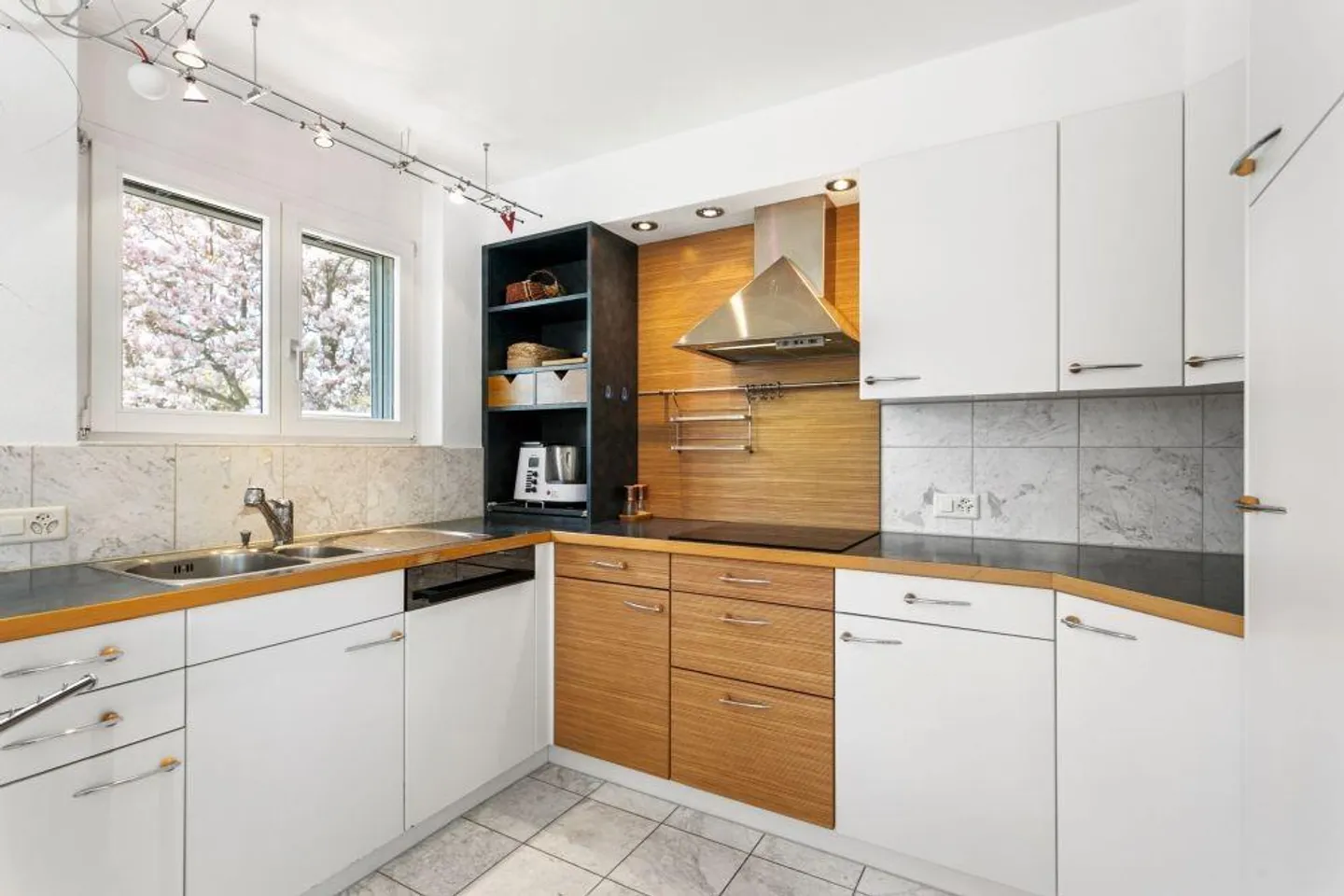 Maison spacieuse en zone calme - Photo 5 sur 12