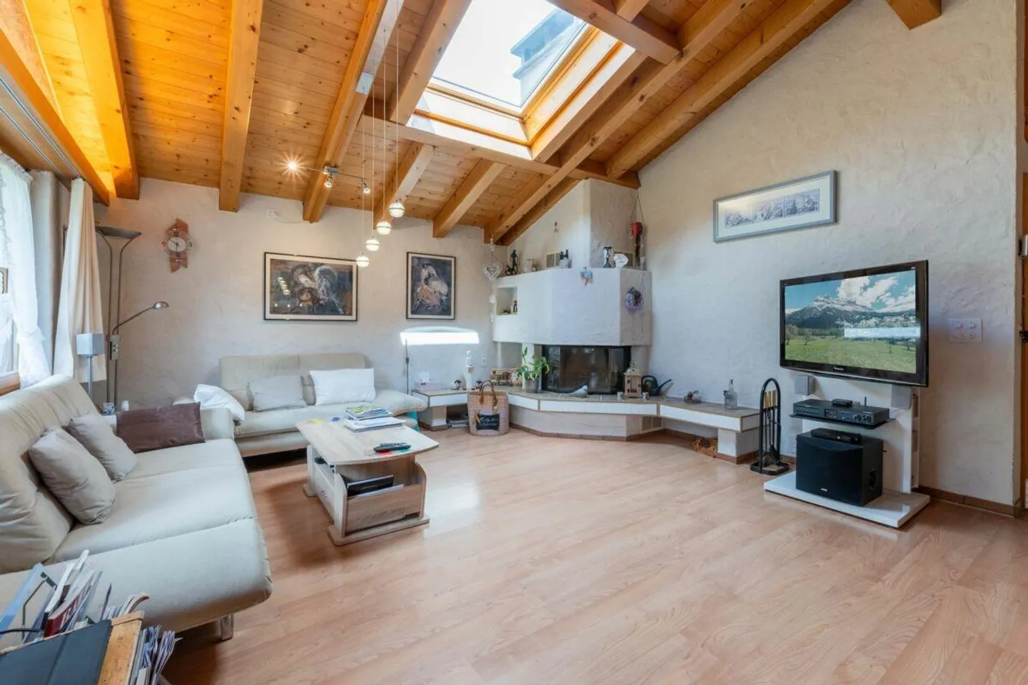 Spacious 5-Room Penthouse Apartment in Chalet Granit - Photo 9 of 23