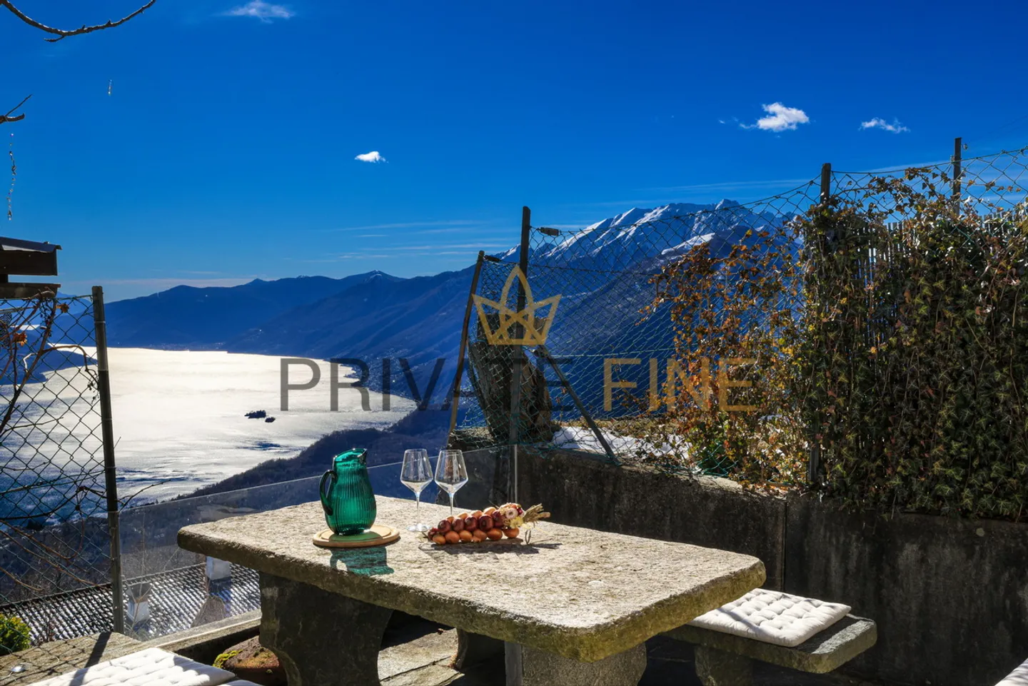 Maison de vacances au-dessus du lac Majeur avec vue panoramique et jardin - Photo 1 sur 4
