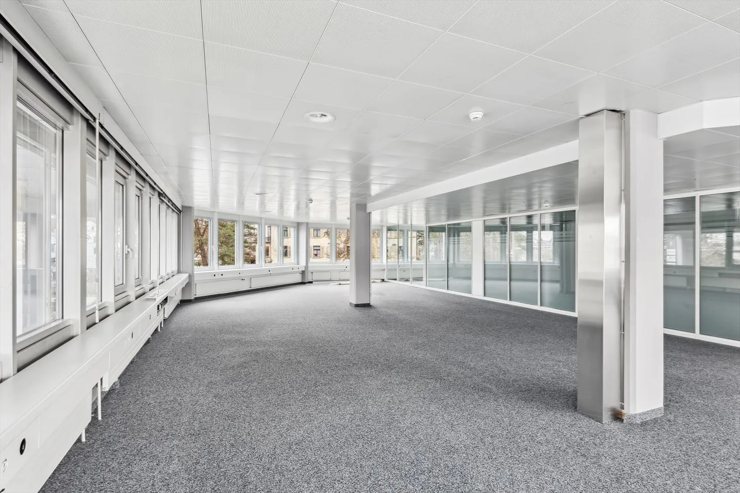 Office Space Near the Train Station - Photo 4 of 5