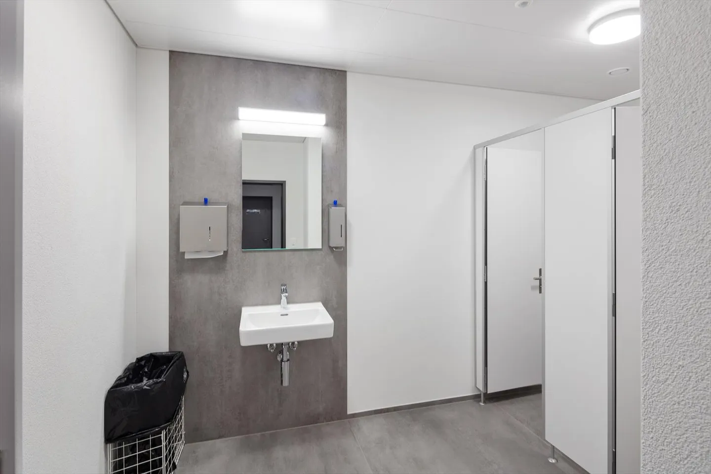 Office Space Near the Train Station - Photo 5 of 5