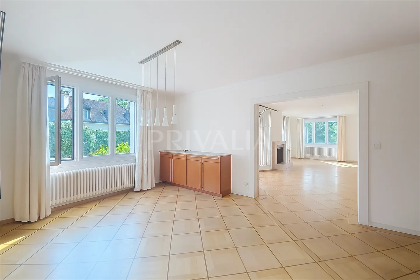 Charming individual villa with pool in a quiet and green environment - Photo 4 of 13