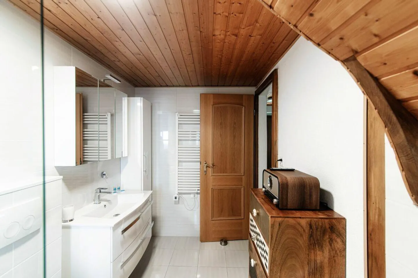 Cozy renovated duplex near the EOC of Bellinzona - Photo 12 of 15