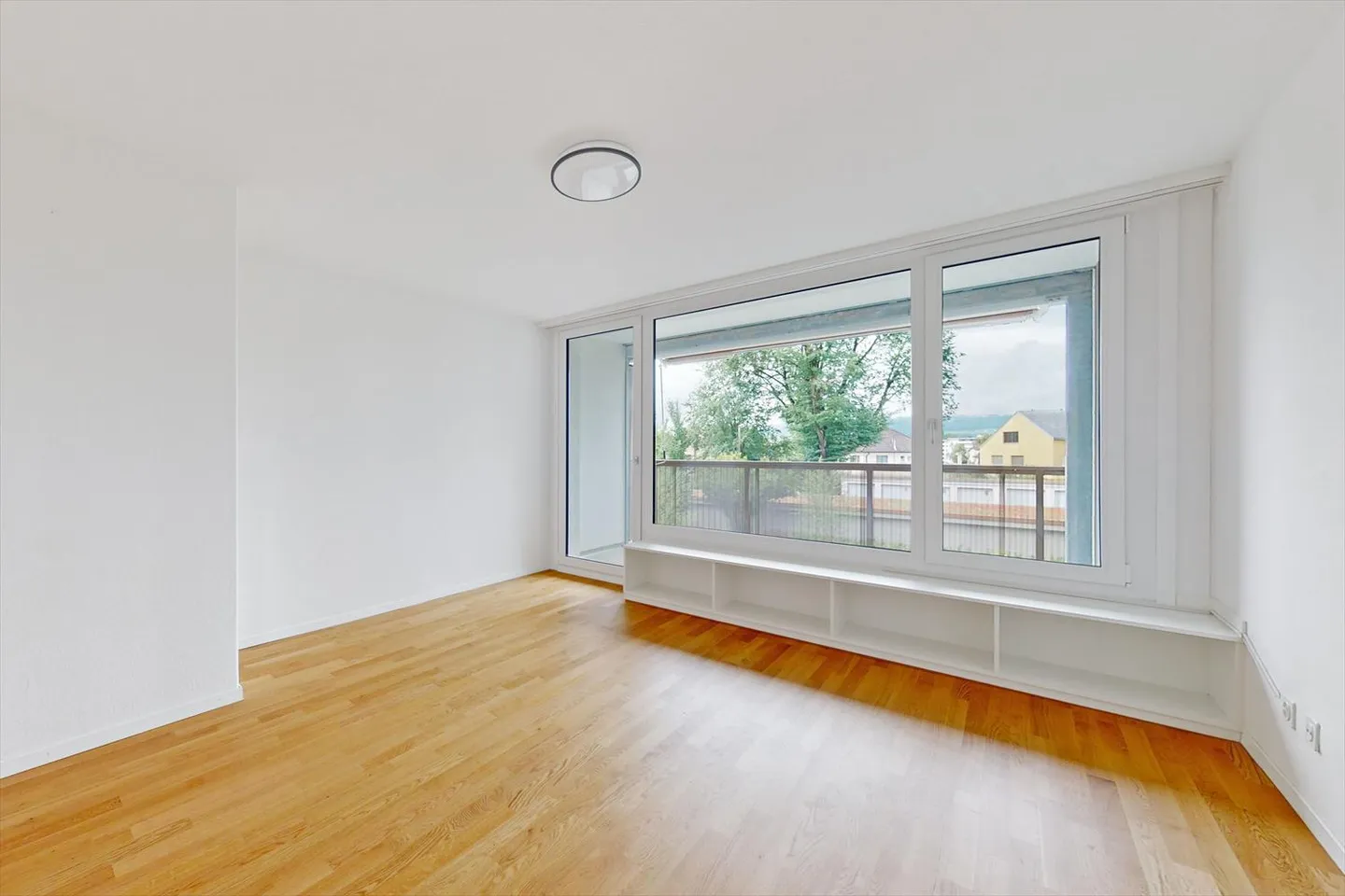 Appartement dans un endroit calme - Photo 2 sur 5