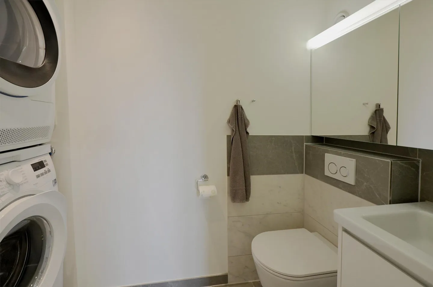 Generous Living with a View – 5-Room Apartment Above the Birstal - Photo 5 of 13
