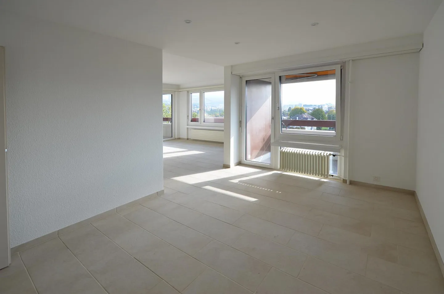 Generous Living with a View – 5-Room Apartment Above the Birstal - Photo 6 of 13