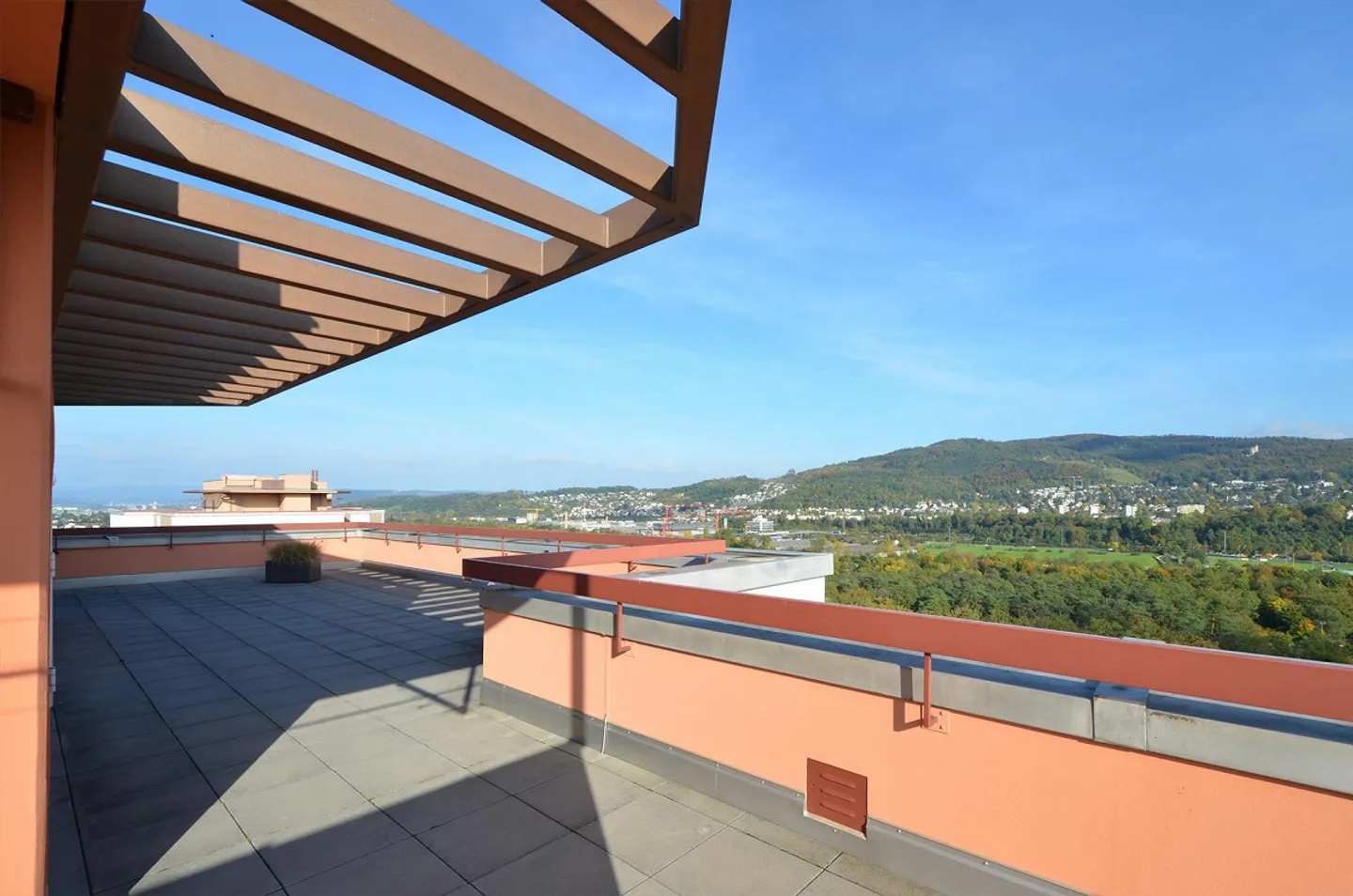 Generous Living with a View – 5-Room Apartment Above the Birstal - Photo 10 of 13