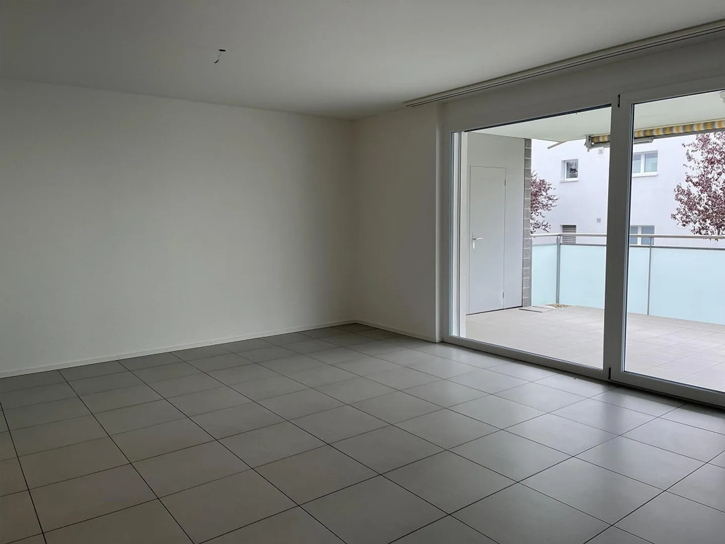 Appartement 4.5 pièces comme neuf - Photo 2 sur 10