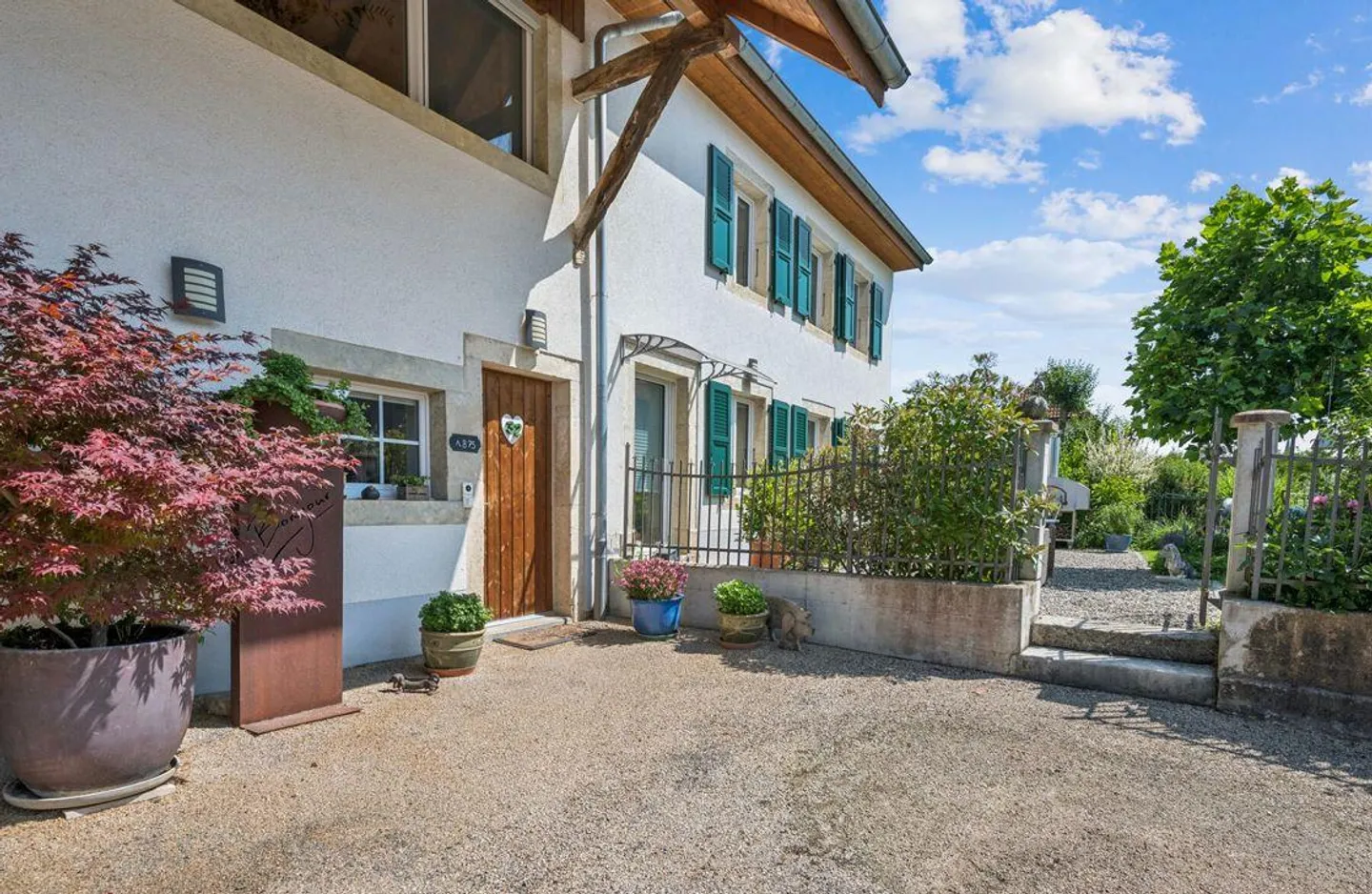 Renovated farmhouse with horse boxes, sand area and pasture - Photo 1 of 15