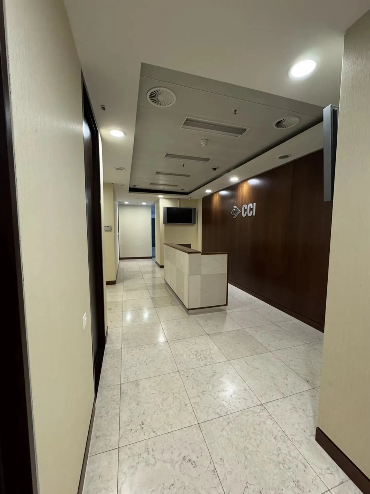 Offices Rue du Rhône - Photo 4 of 7