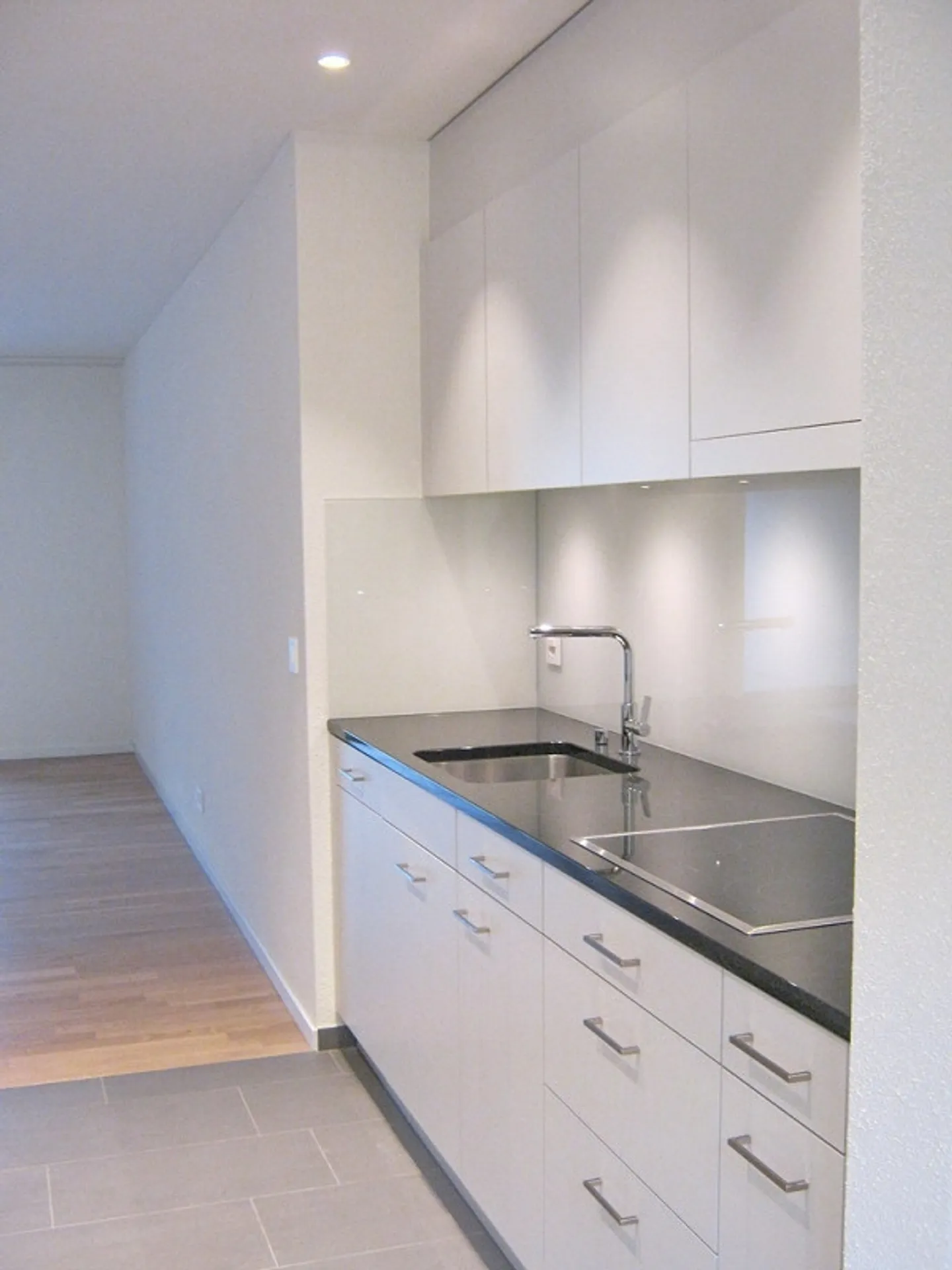 Appartement 2.5 pièces lumineux 1er étage - 1.10 - Photo 3 sur 18