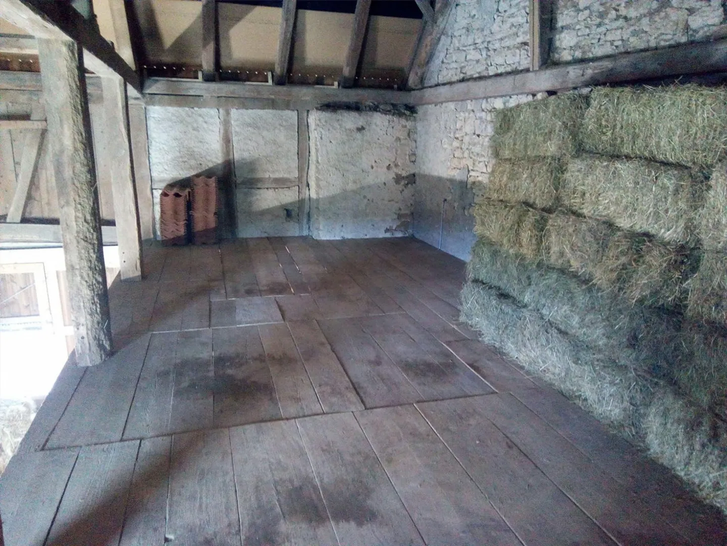 Renovated farmhouse with horse boxes, sand area and pasture - Photo 15 of 15