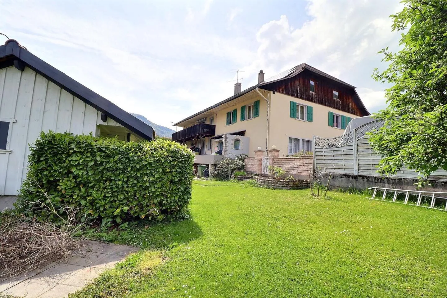 Großes Haus mit 2 Wohnungen und Swimmingpool in Viager besetzt ohne Miete - Foto 1 von 24