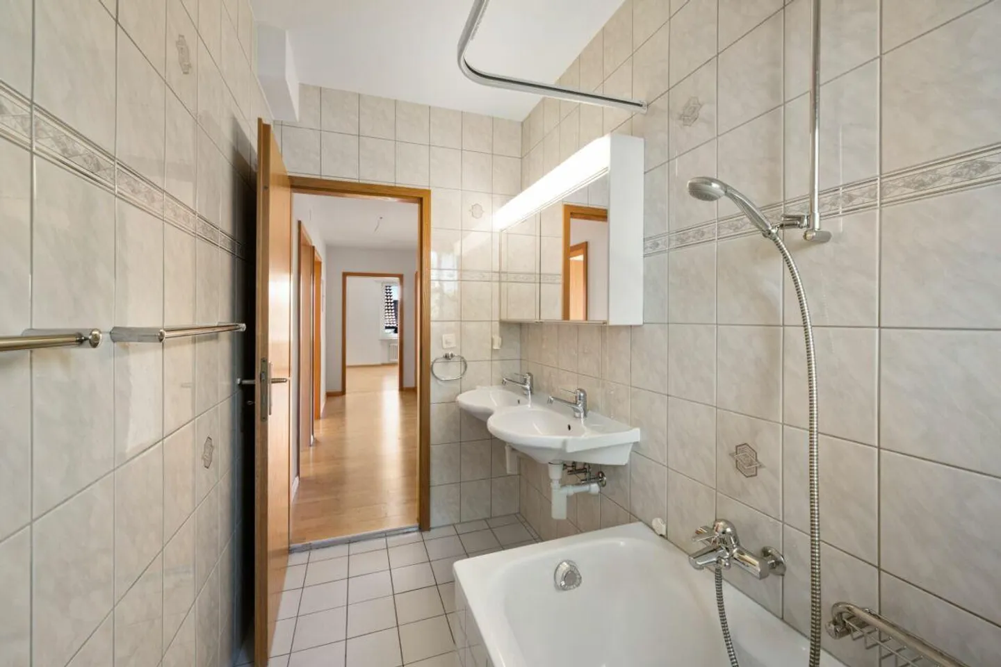 Appartamento di 3 stanze con balcone - Foto 8 di 13