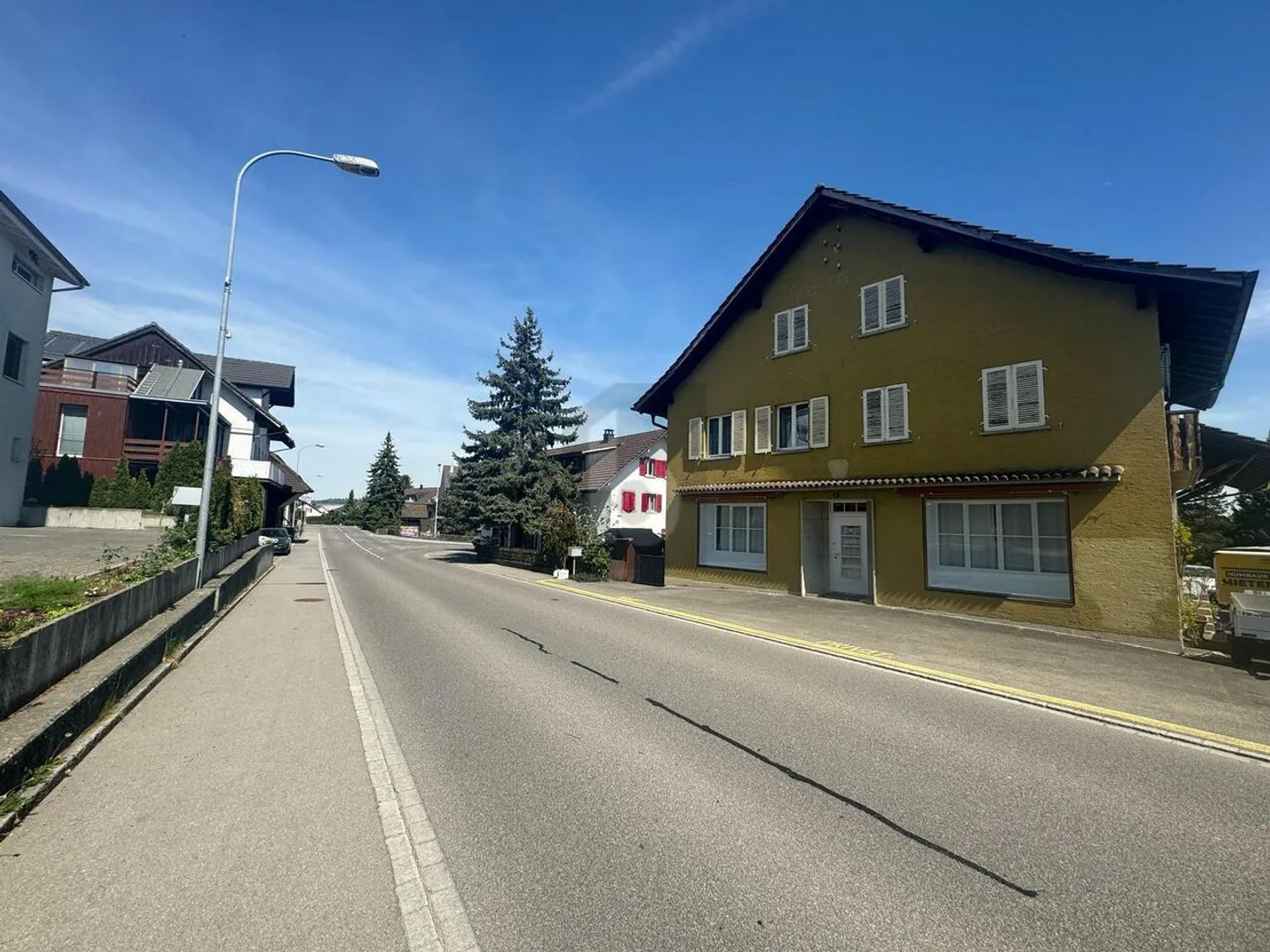 Helles Büro mit Schaufenstern - Foto 4 von 6