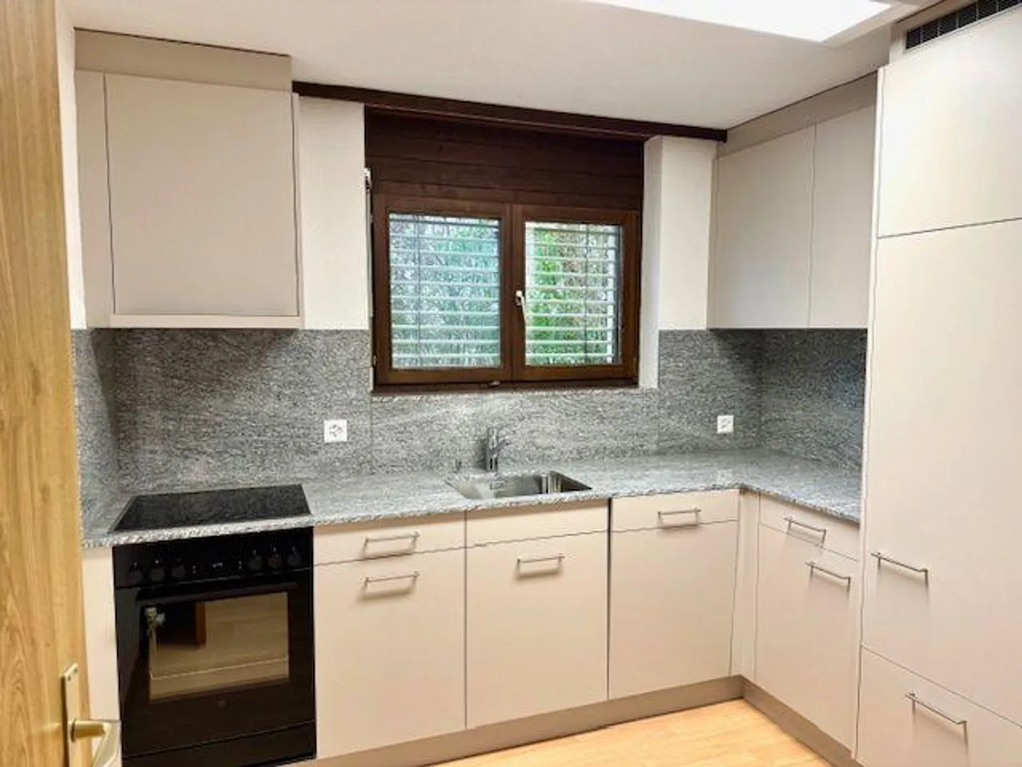 Appartamento di 4,5 locali in un bel quartiere residenziale - Foto 2 di 9