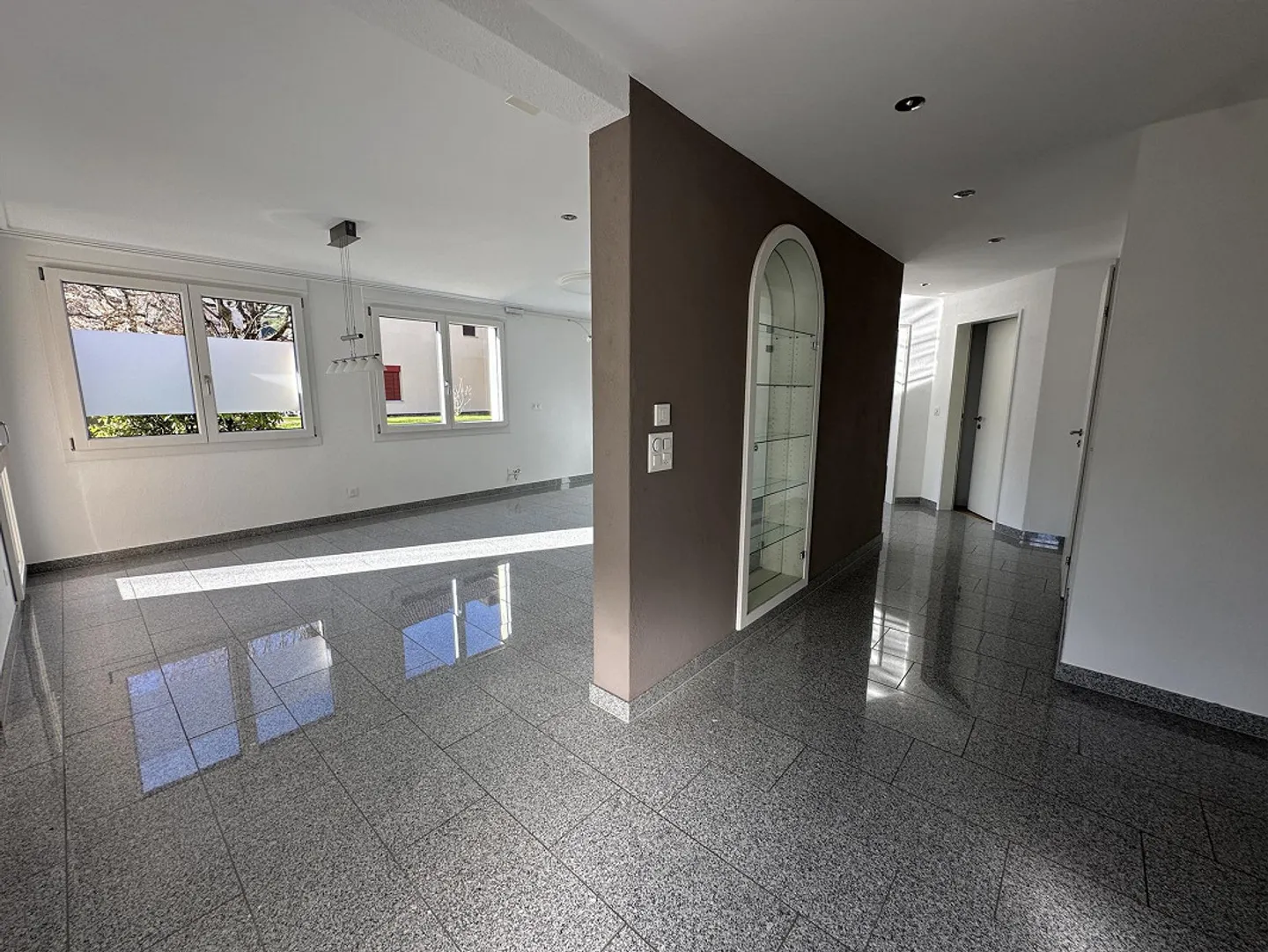 Beautiful sunny 3.5 room garden apartment - Photo 11 of 26