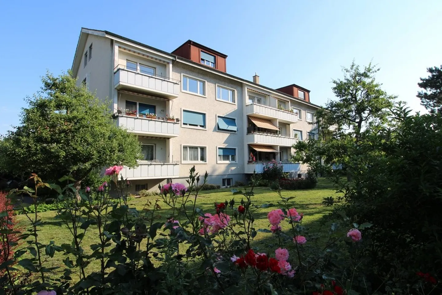 Attractive 2-room apartment in a quiet location - Photo 1 of 6
