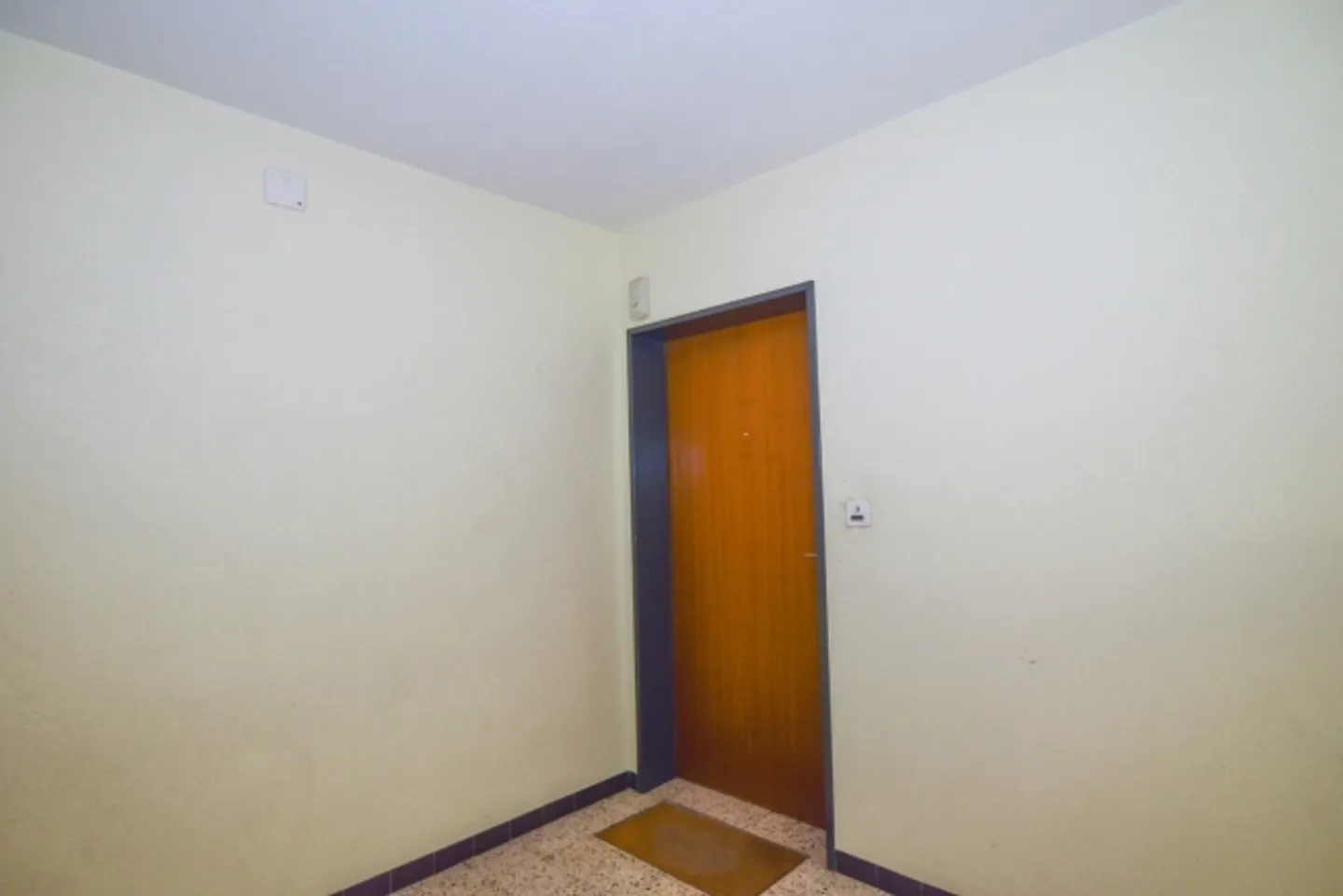 Affordable apartment with spacious balcony - Photo 6 of 16