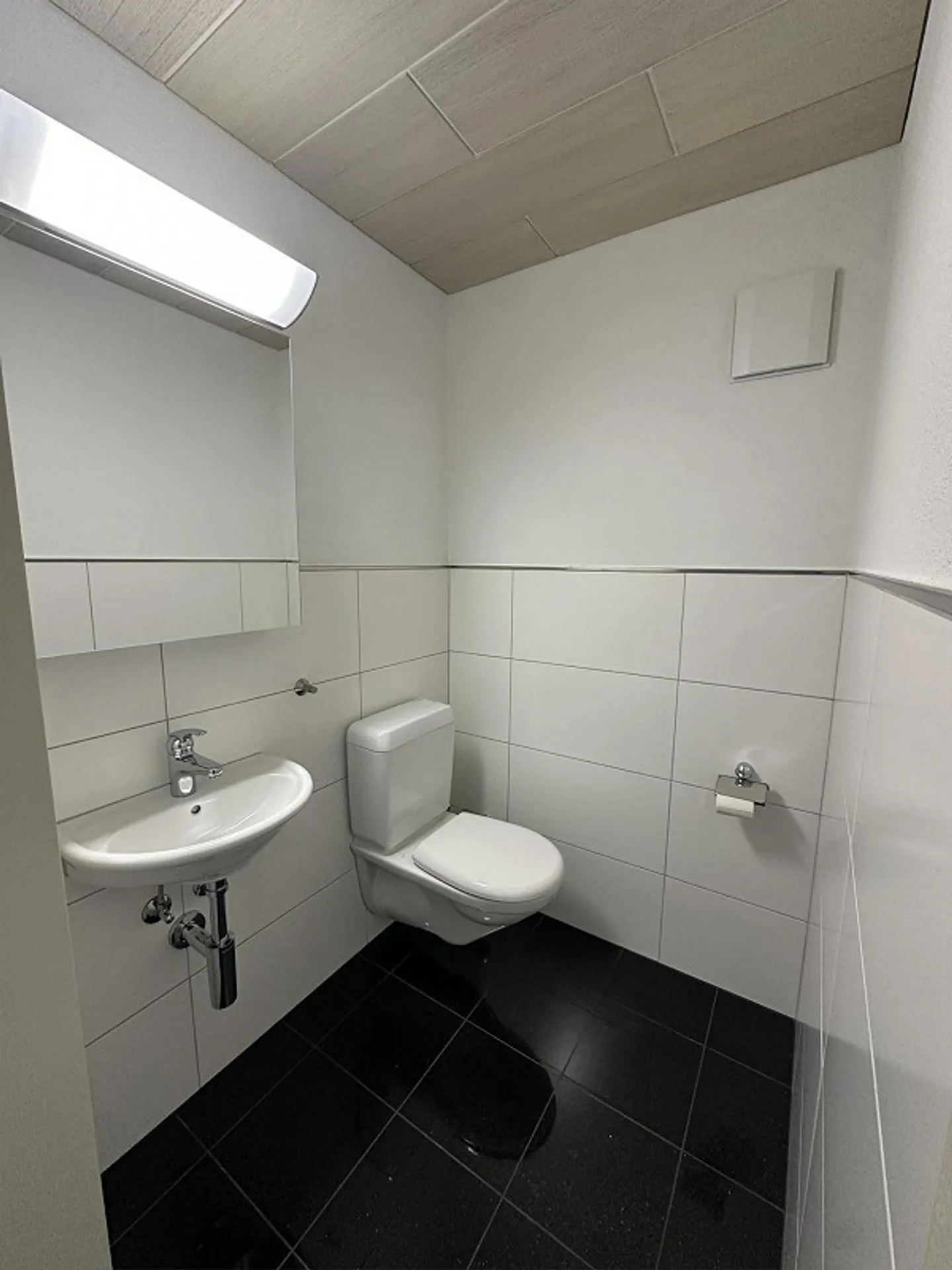 Beautiful sunny 3.5 room garden apartment - Photo 13 of 26