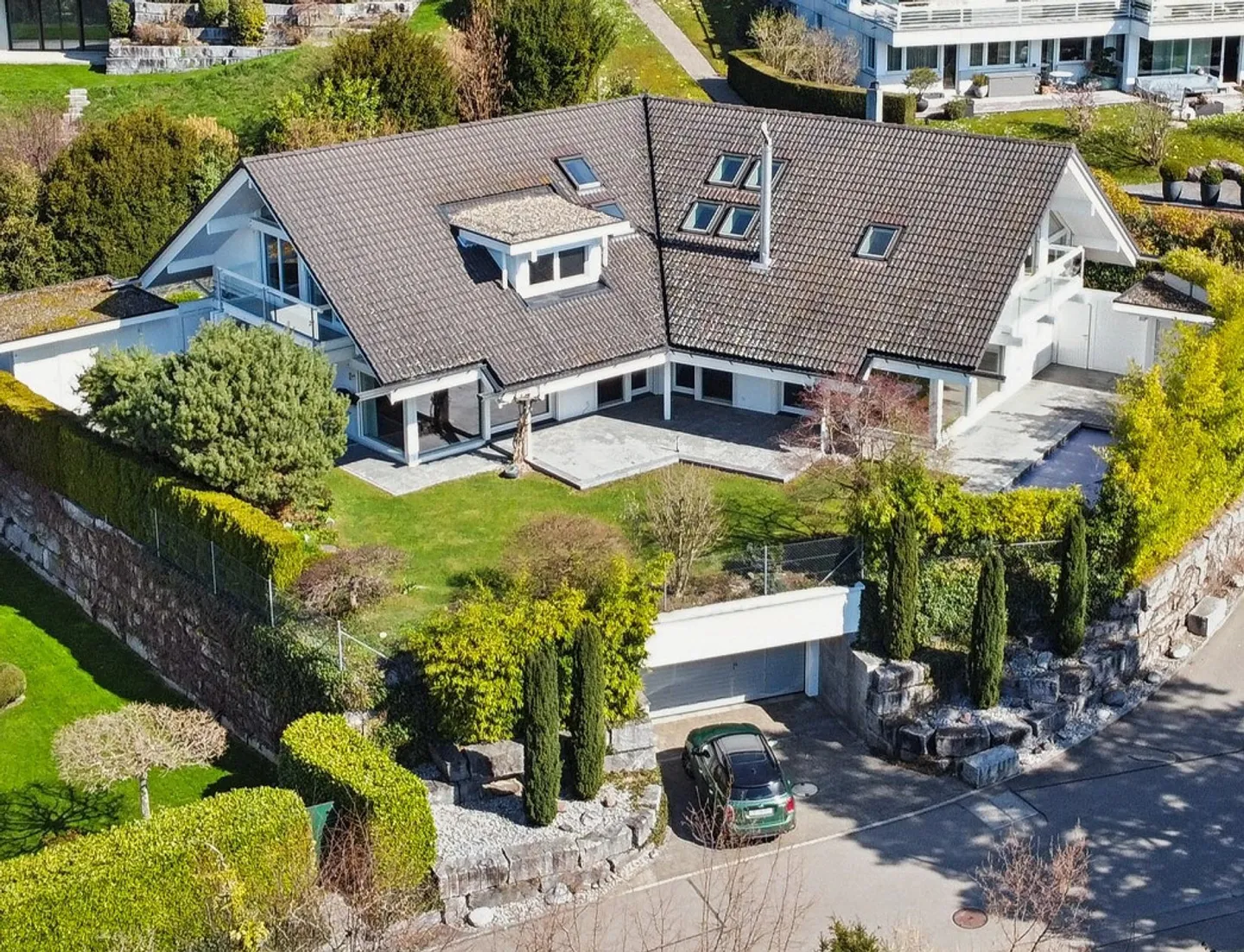 Ottima casa familiare con giardino e piscina all'aperto - Foto 1 di 4