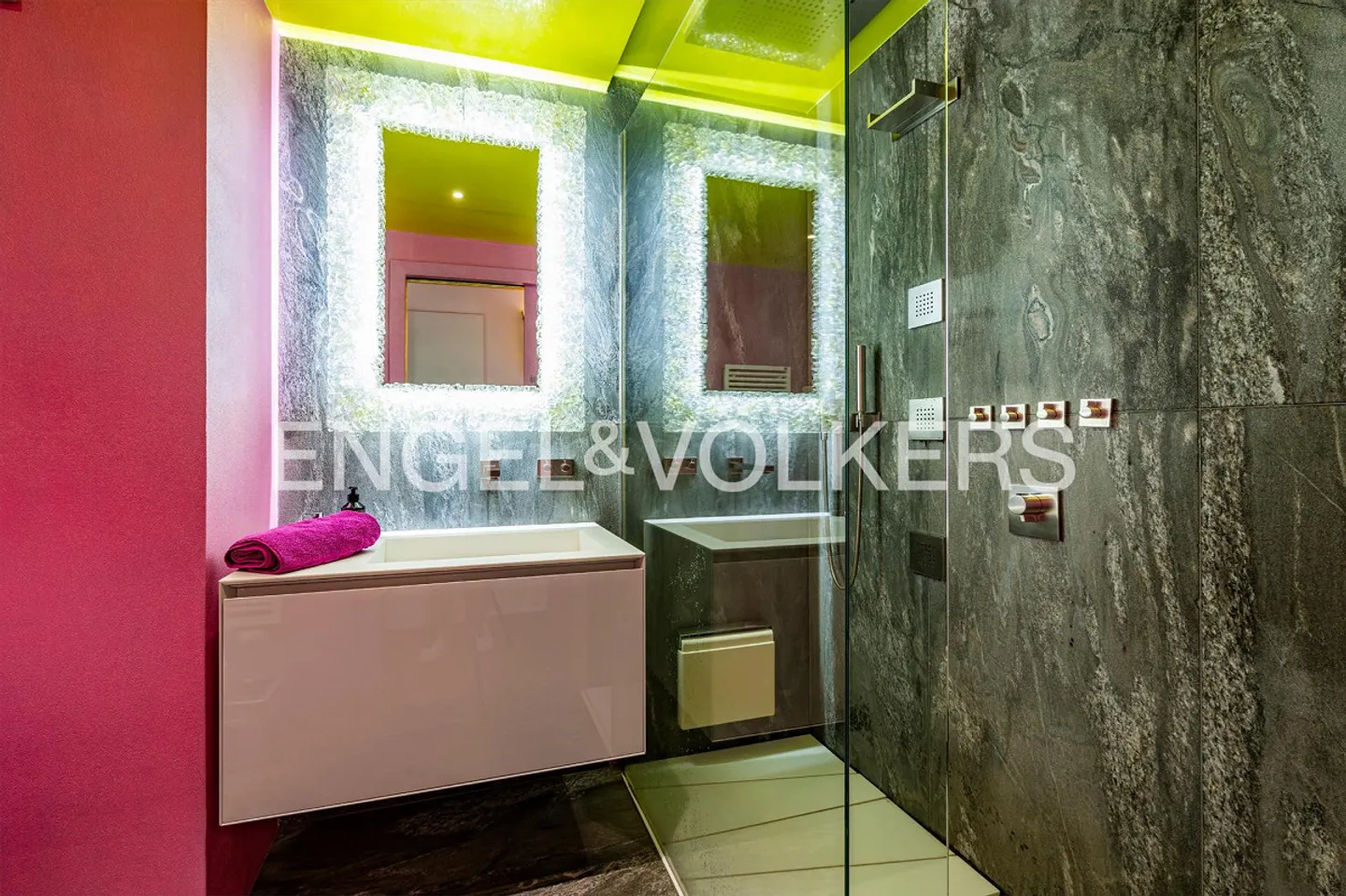 Duplex Designer Esclusivo con Appartamento - Foto 13 di 16