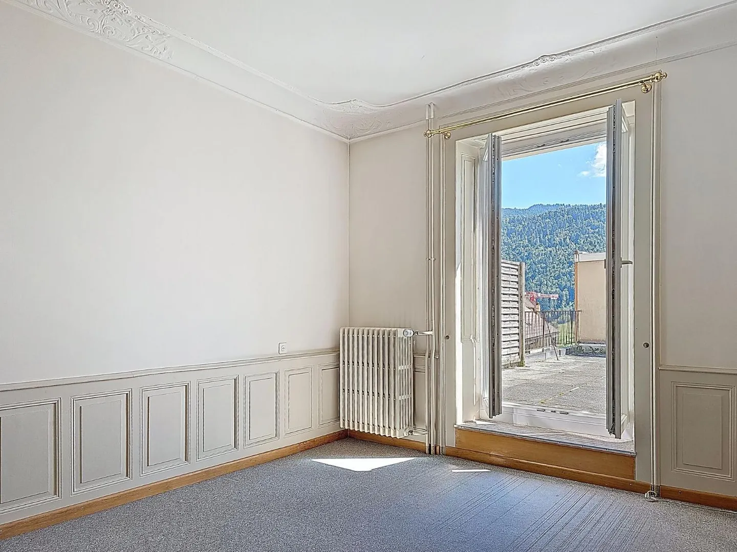 Appartement Charmant avec Grande Terrasse - Photo 1 sur 13