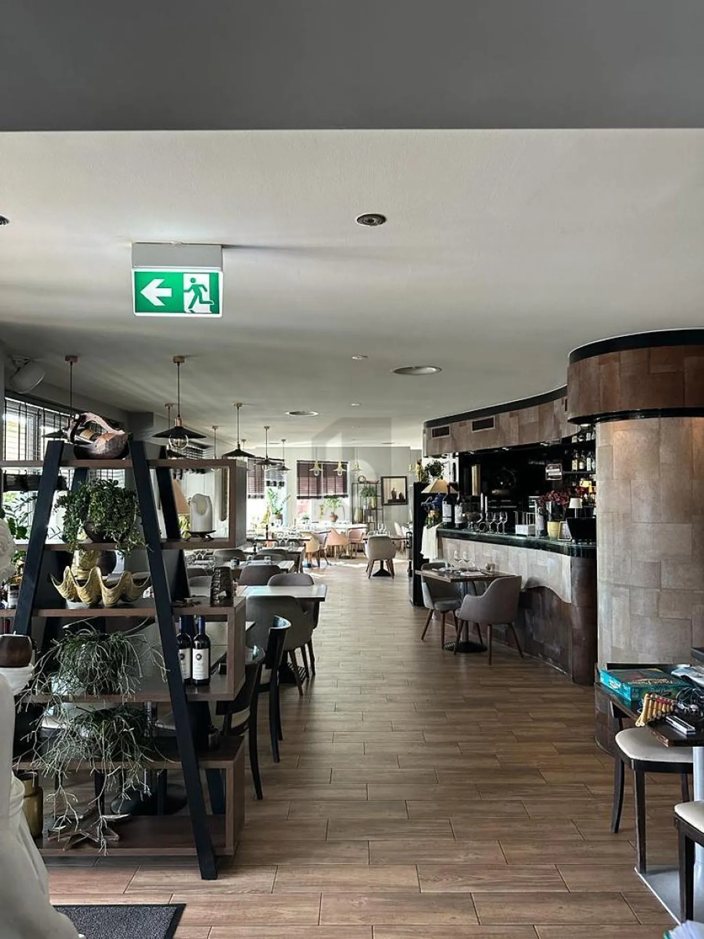 RISTORANTE CON FORTE ATTIVITÀ IN VENDITA - Foto 2 di 4